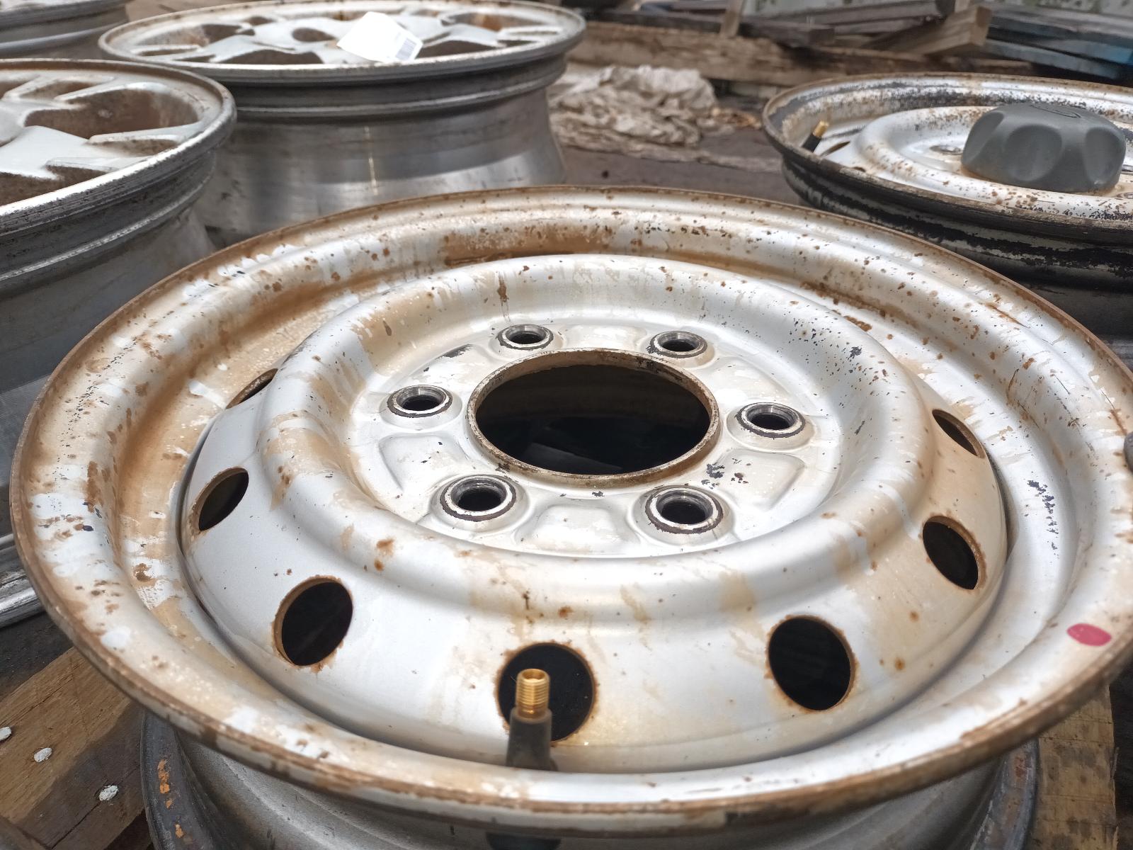 View Auto part Wheel Standard/Steel Ford Courier 2001