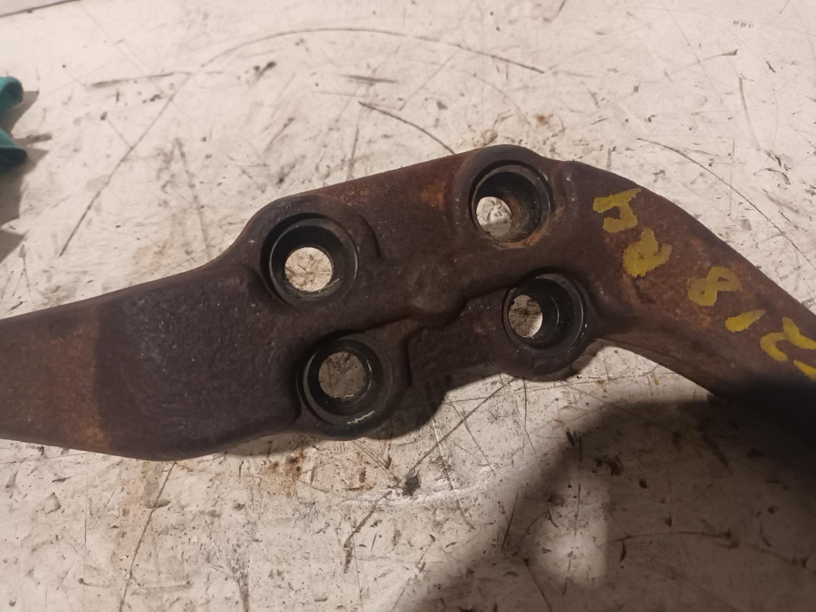 View Auto part Steering Knuckle Toyota Hilux 1996