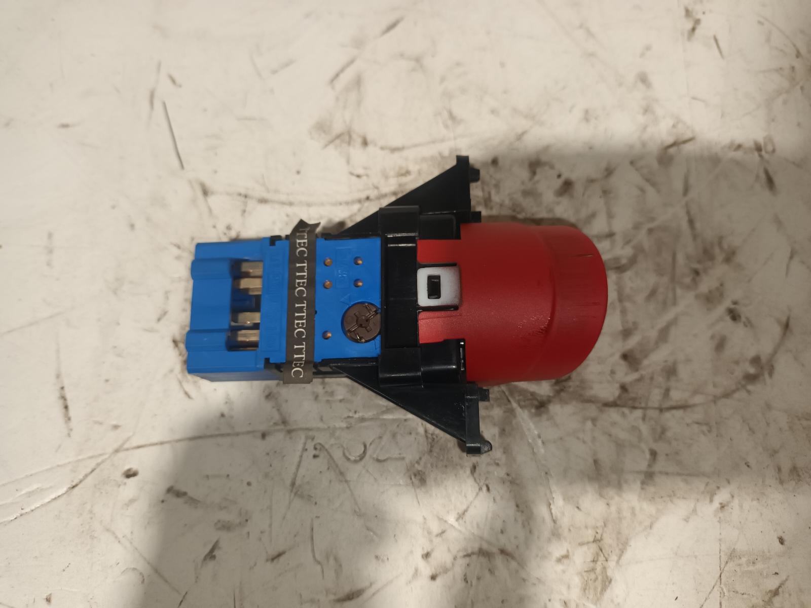 View Auto part Misc Switch/Relay Isuzu Dmax 2012