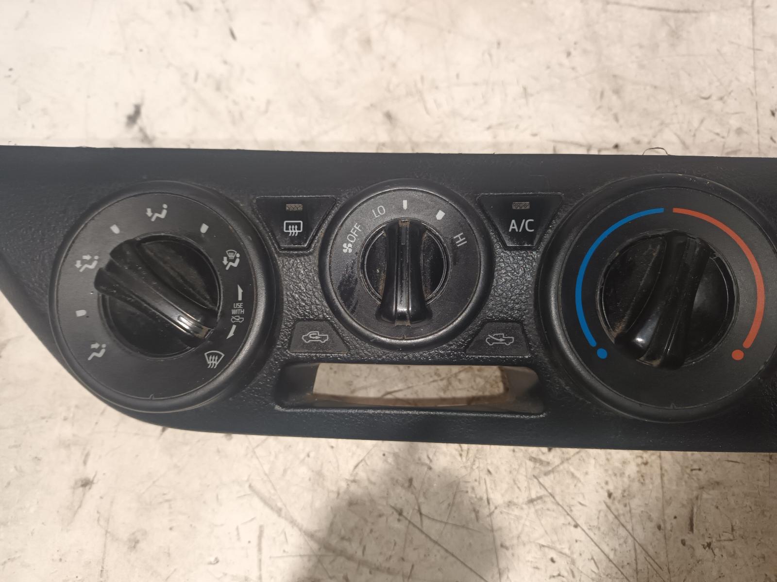View Auto part Heater/Ac Controls Toyota Hilux 2018