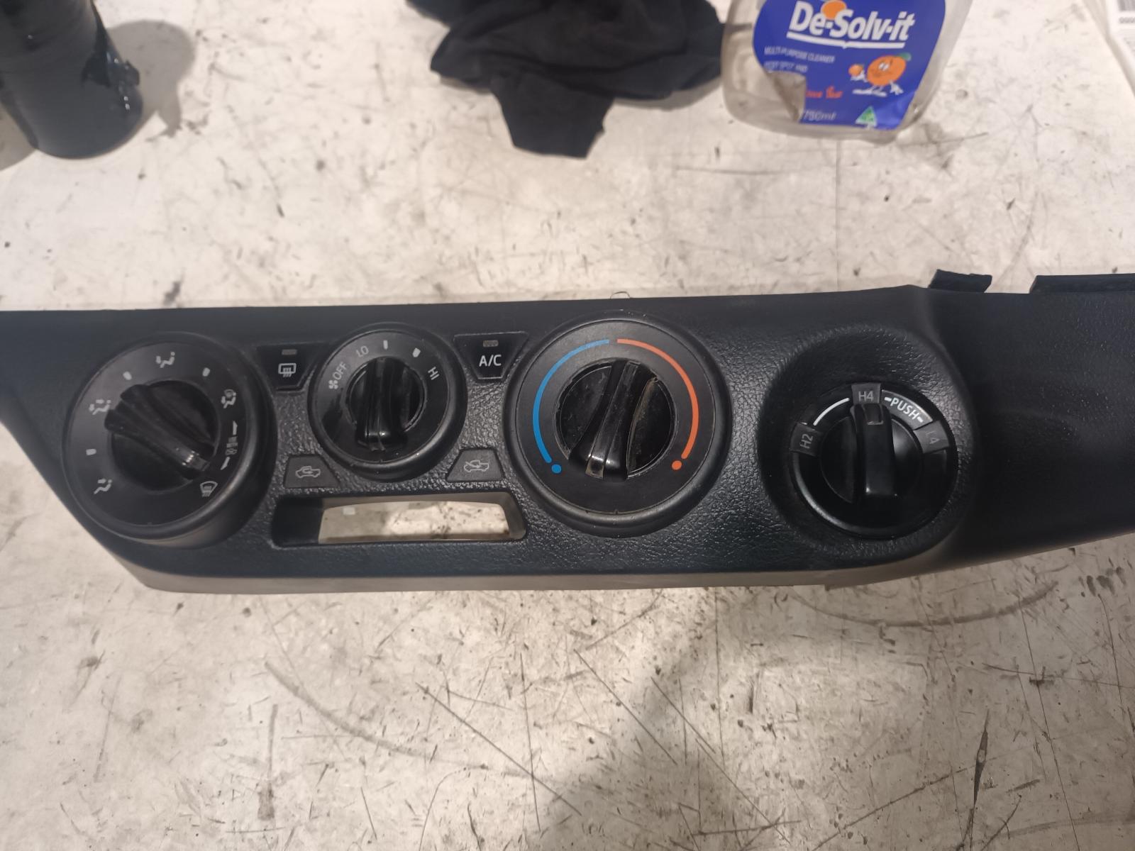 View Auto part Heater/Ac Controls Toyota Hilux 2018
