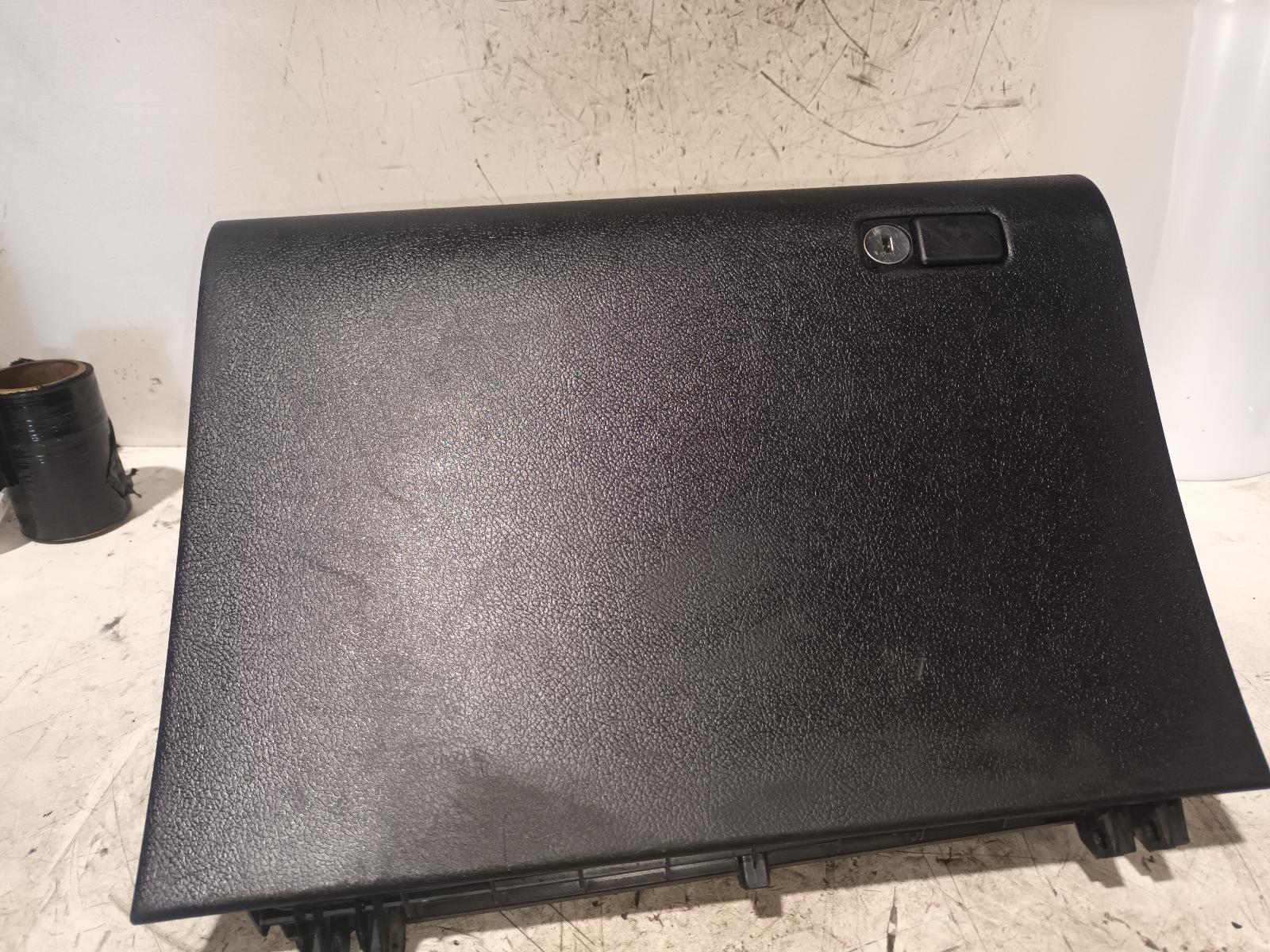 View Auto part Glove Box Toyota Hilux 2018