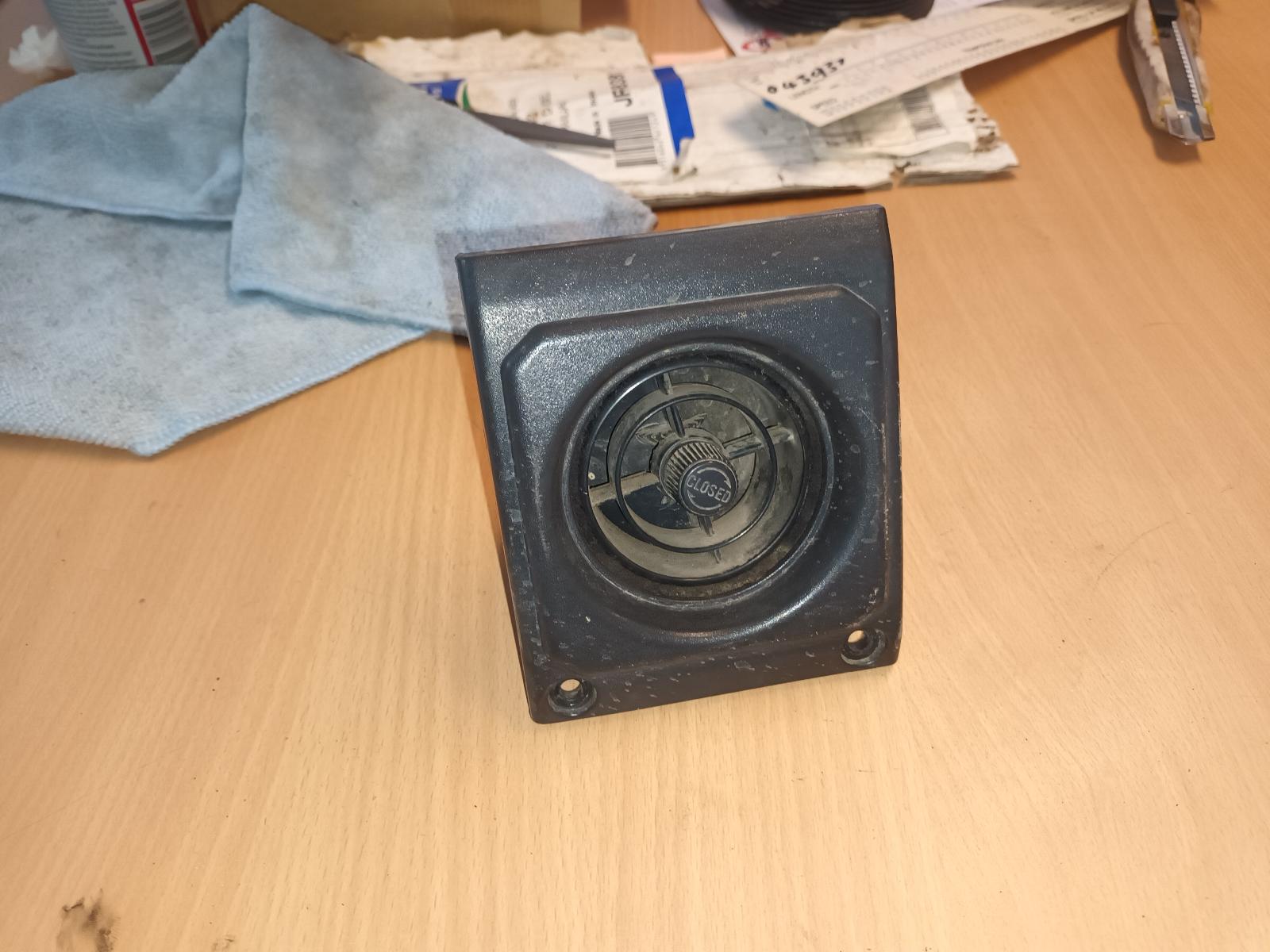 View Auto part Misc Toyota Landcruiser 1995