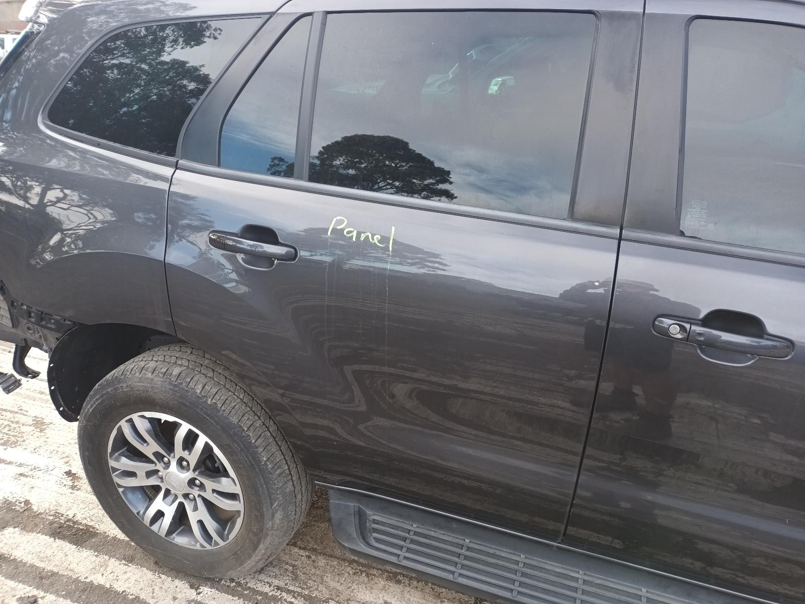 2019 Ford Everest Bonnet Hinge/Strut View Auto part Bonnet Hinge/Strut Ford Everest 2019