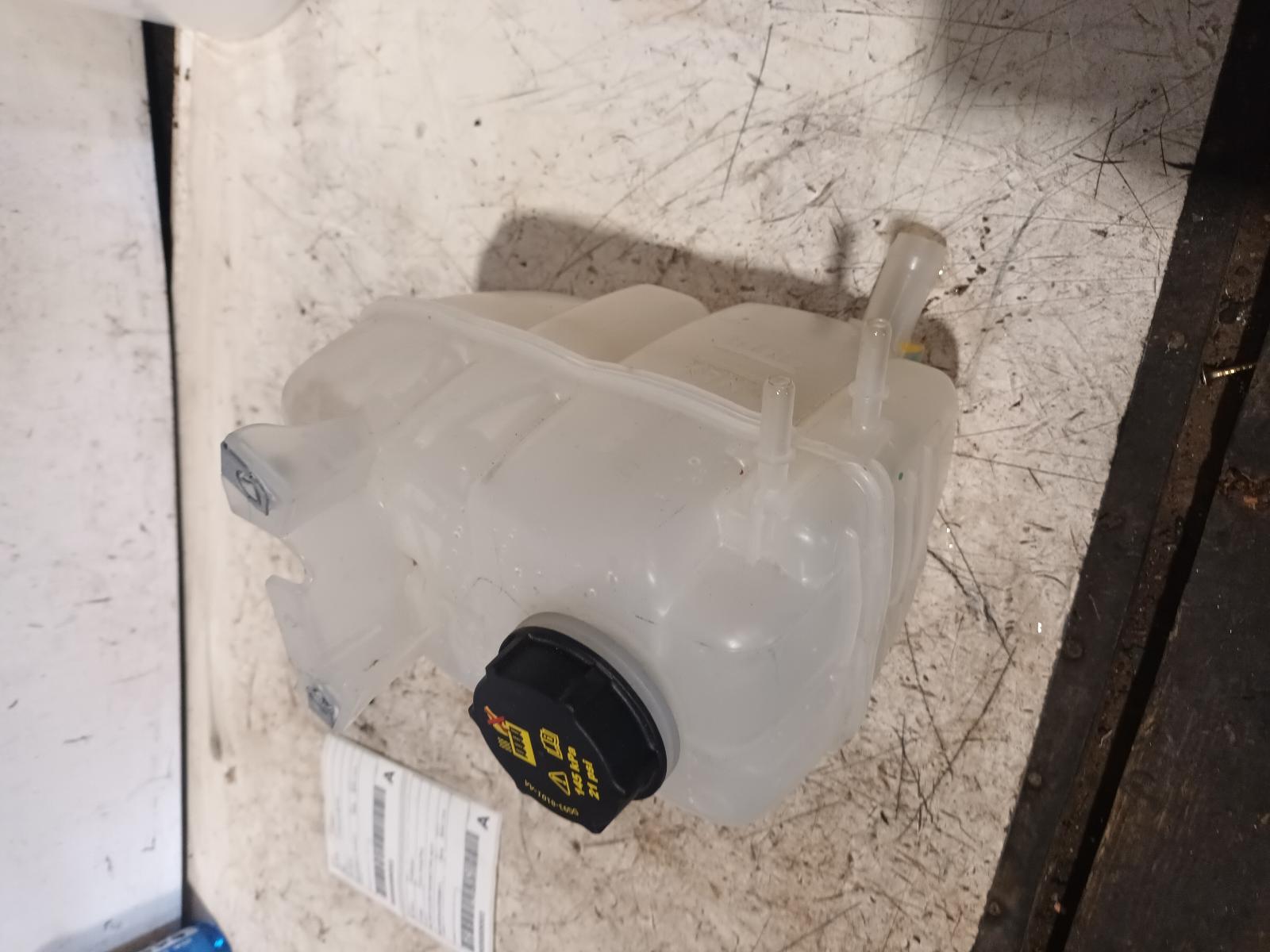 2025 Ford Everest Overflow Bottle View Auto part Overflow Bottle Ford Everest 2025