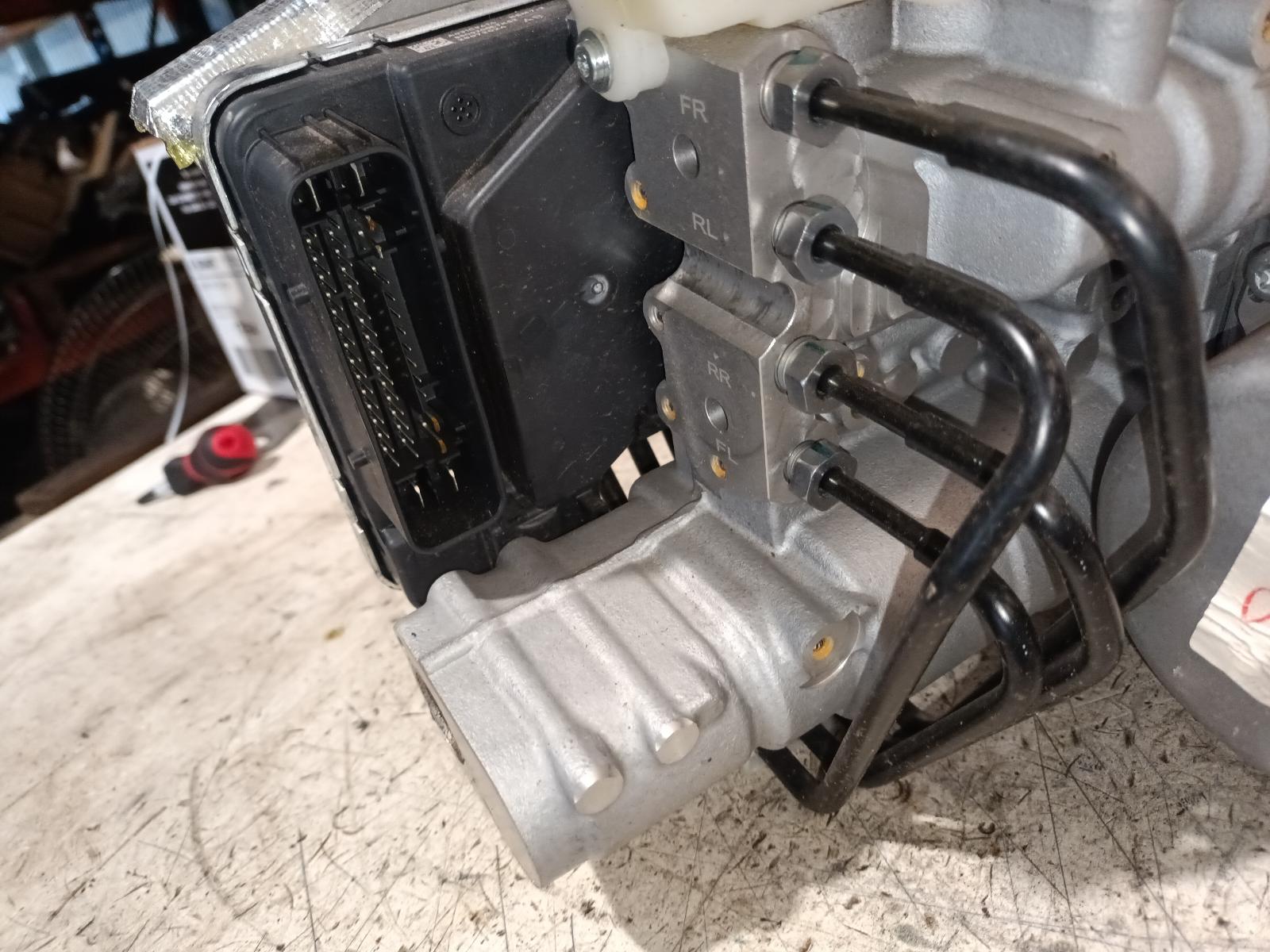 2025 Ford Everest Abs Pump/Modulator View Auto part Abs Pump/Modulator Ford Everest 2025