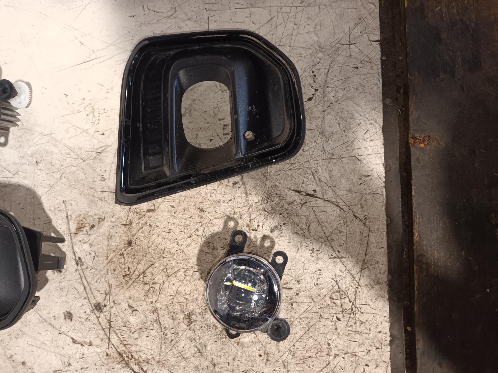 2025 Ford Everest Left Indicator/Fog/Side View Auto part Left Indicator/Fog/Side Ford Everest 2025
