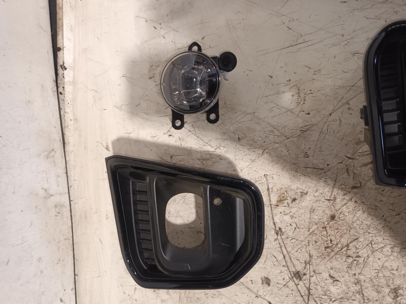 2025 Ford Everest Right Indicator/Fog/Side View Auto part Right Indicator/Fog/Side Ford Everest 2025