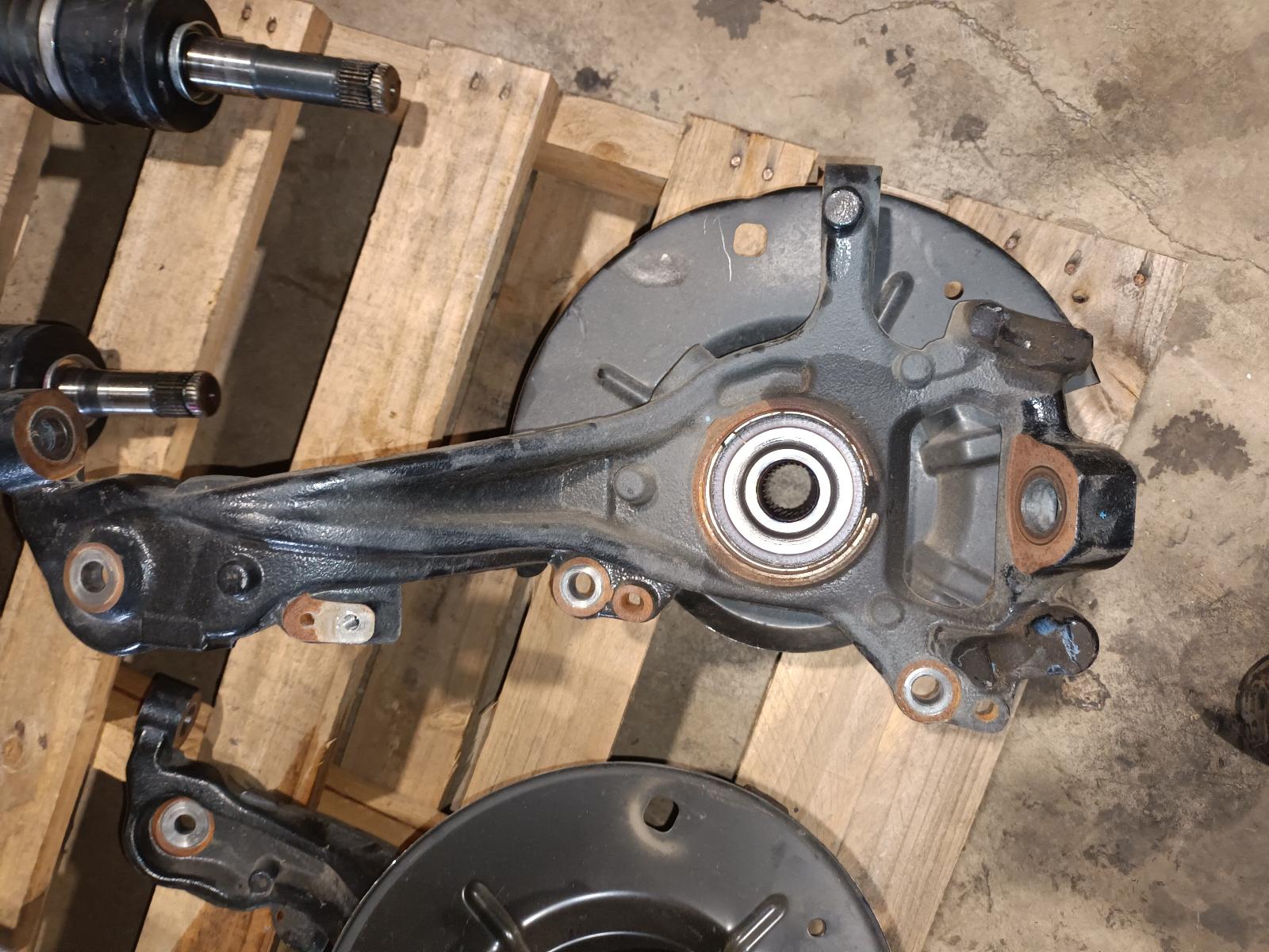 2025 Ford Everest Left Front Hub Assembly View Auto part Left Front Hub Assembly Ford Everest 2025