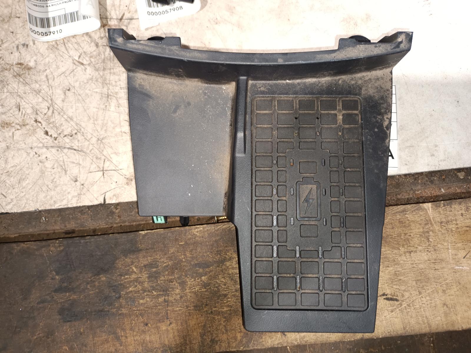 2025 Ford Everest Radio/Cd/Dvd/Sat/Tv View Auto part Radio/Cd/Dvd/Sat/Tv Ford Everest 2025