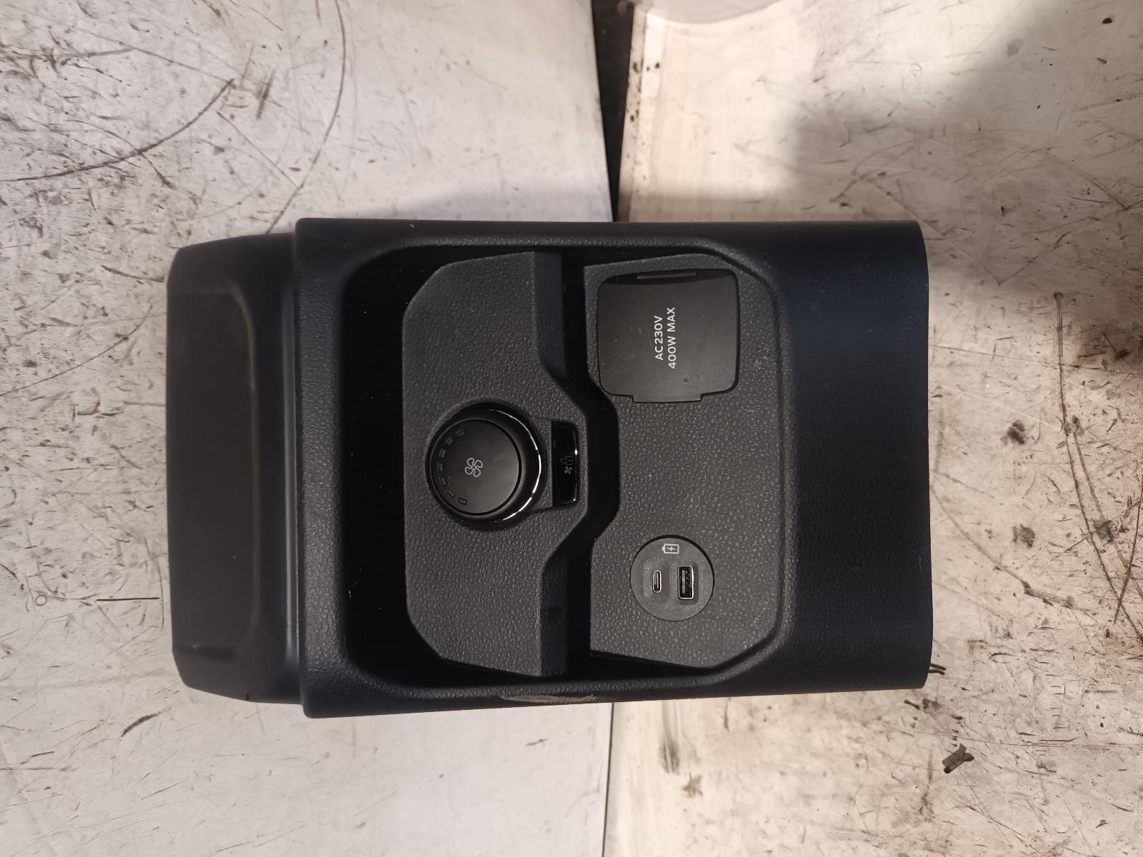 2025 Ford Everest Heater/Ac Controls View Auto part Heater/Ac Controls Ford Everest 2025