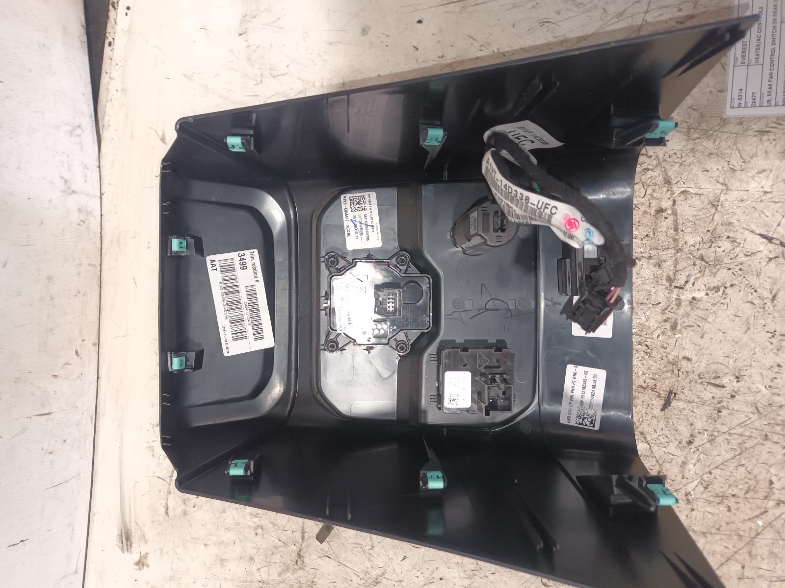 2025 Ford Everest Heater/Ac Controls View Auto part Heater/Ac Controls Ford Everest 2025