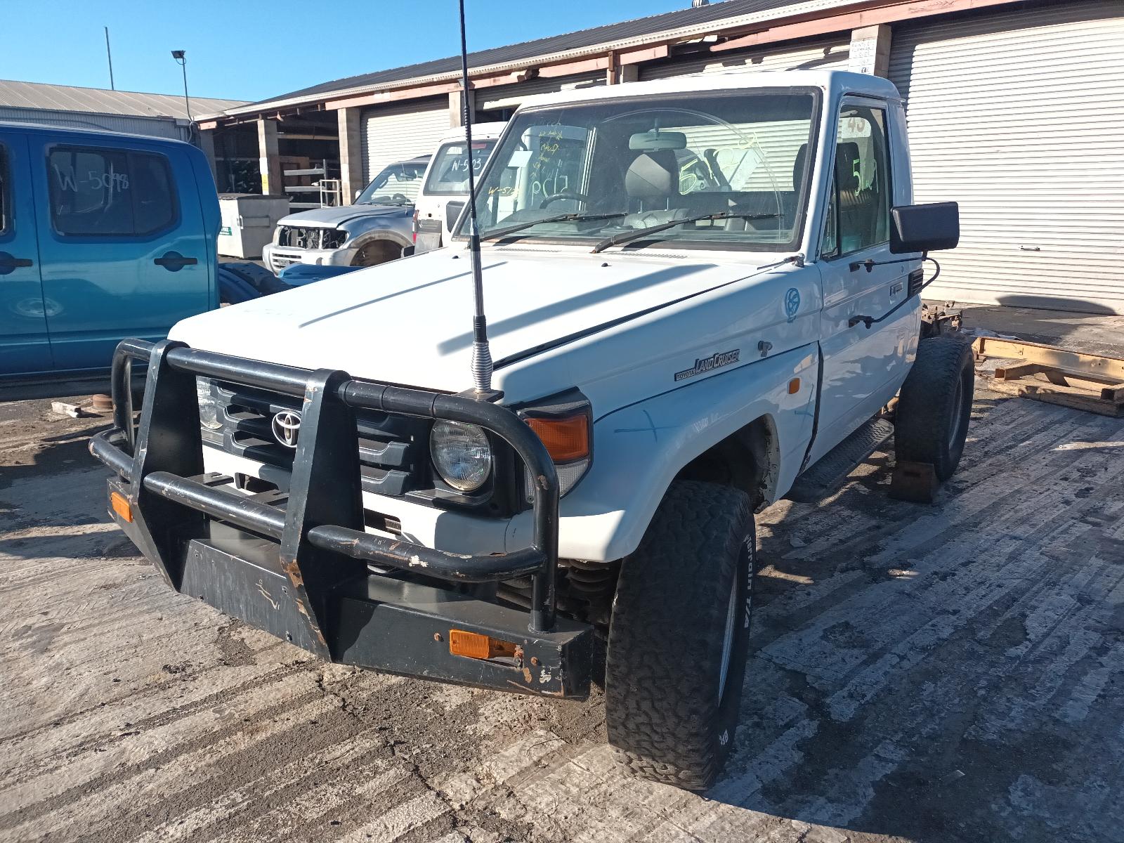 2004 Toyota Landcruiser Gear Stick/Shifter View Auto part Gear Stick/Shifter Toyota Landcruiser 2004