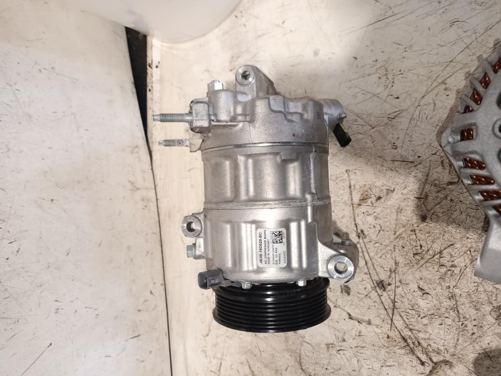 2025 Ford Everest A/C Compressor View Auto part A/C Compressor Ford Everest 2025