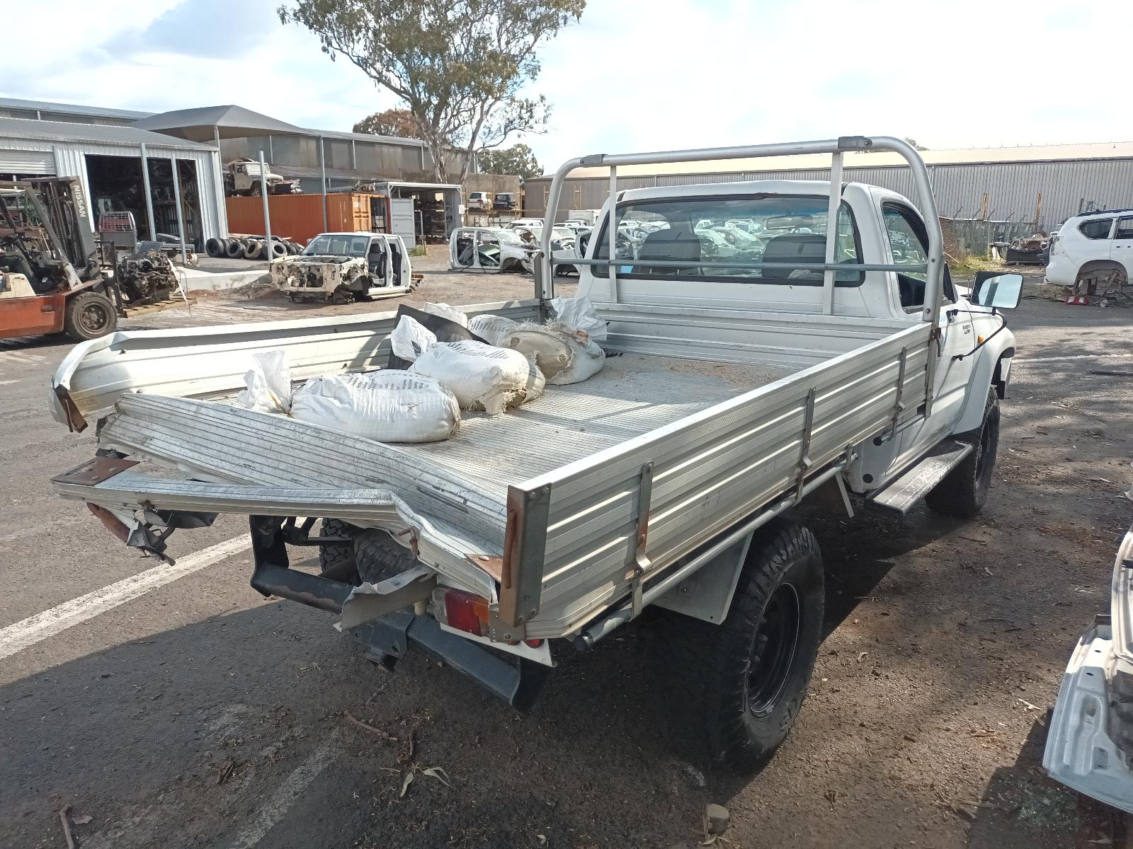 Fuse Box Hilux Toyota 2004