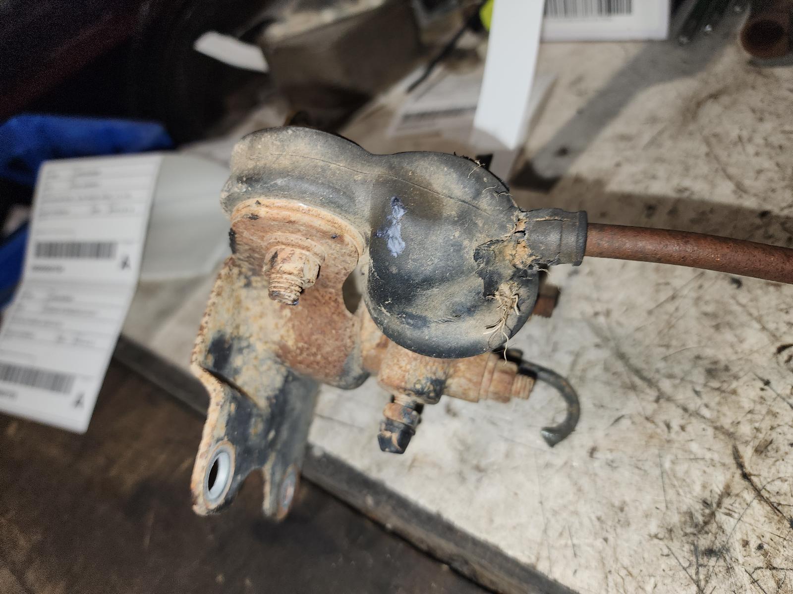 2000 Toyota Landcruiser Overflow Bottle View Auto part Overflow Bottle Toyota Landcruiser 2000