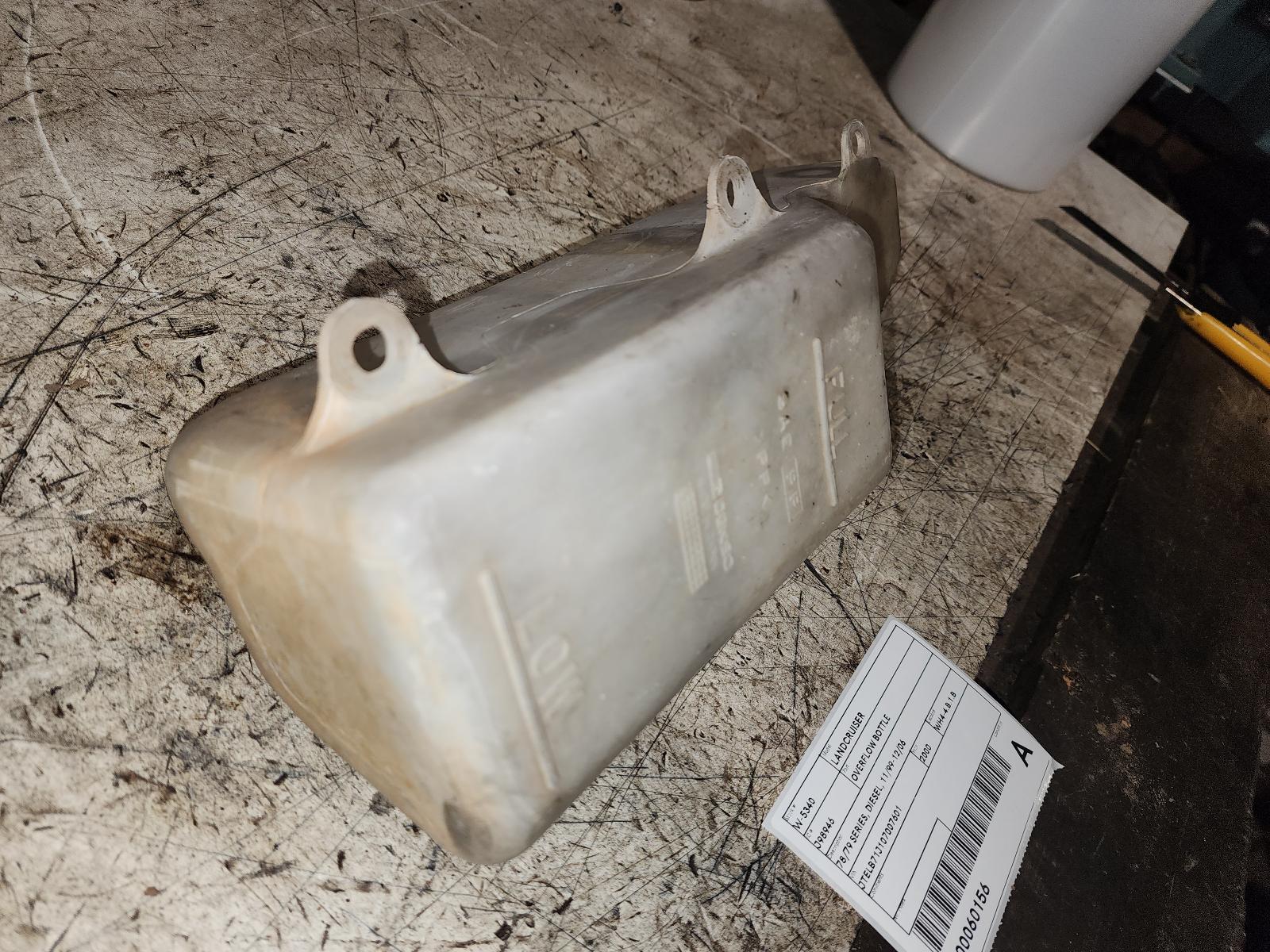 2000 Toyota Landcruiser Overflow Bottle View Auto part Overflow Bottle Toyota Landcruiser 2000