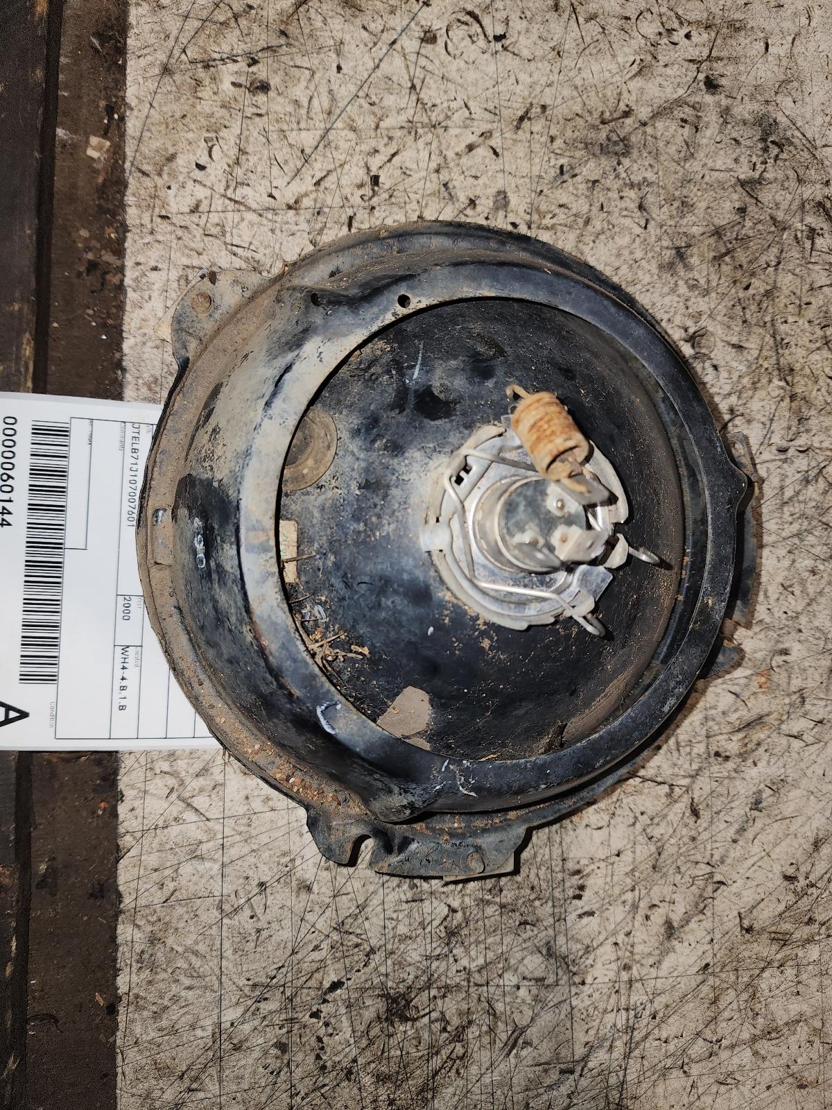 2000 Toyota Landcruiser Right Headlamp View Auto part Right Headlamp Toyota Landcruiser 2000