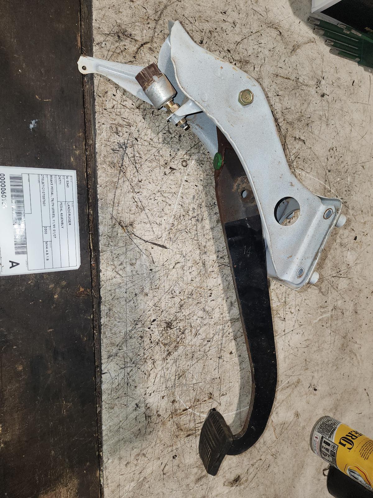 2000 Toyota Landcruiser Pedal Assembly View Auto part Pedal Assembly Toyota Landcruiser 2000