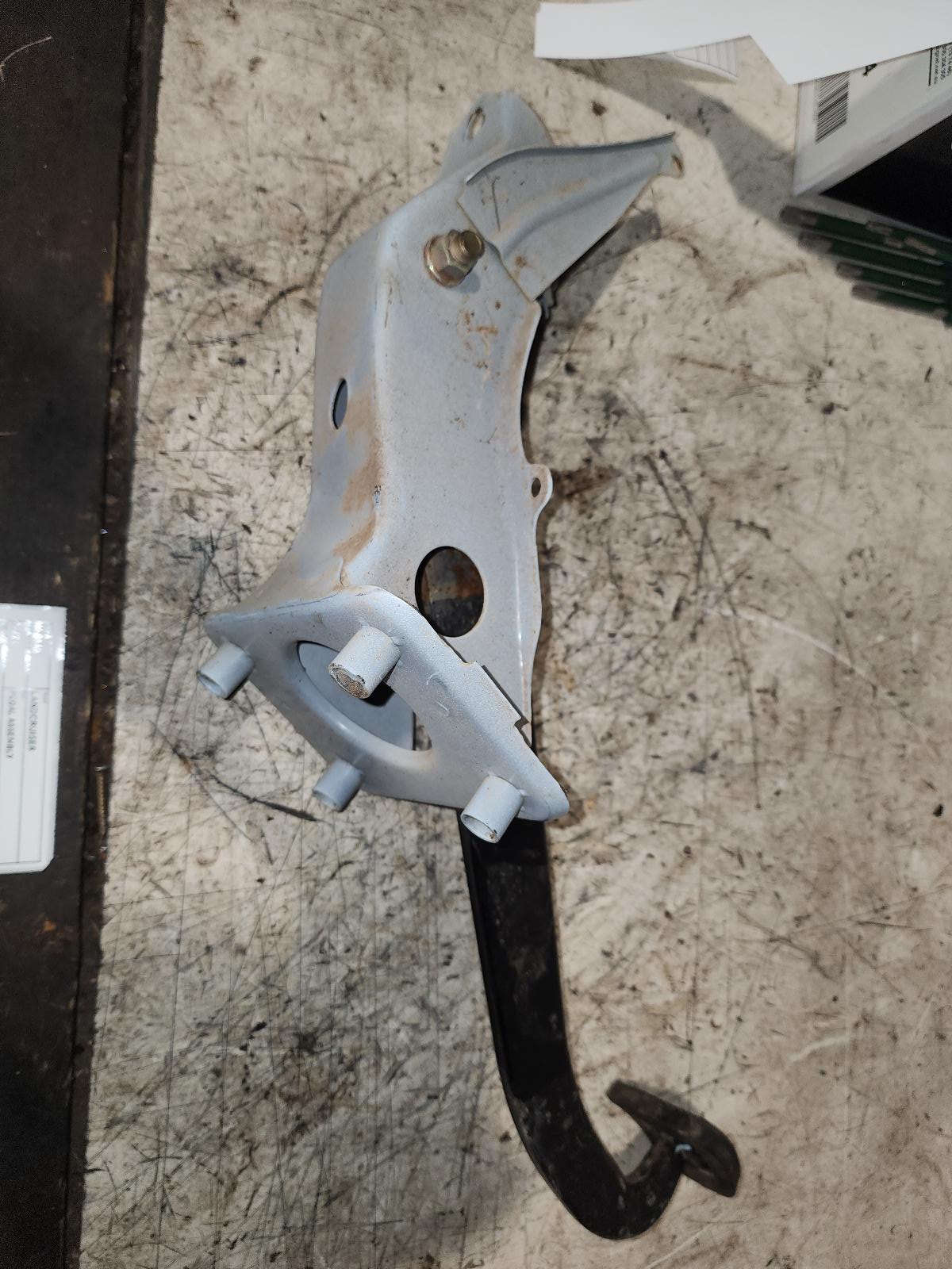 2000 Toyota Landcruiser Pedal Assembly View Auto part Pedal Assembly Toyota Landcruiser 2000