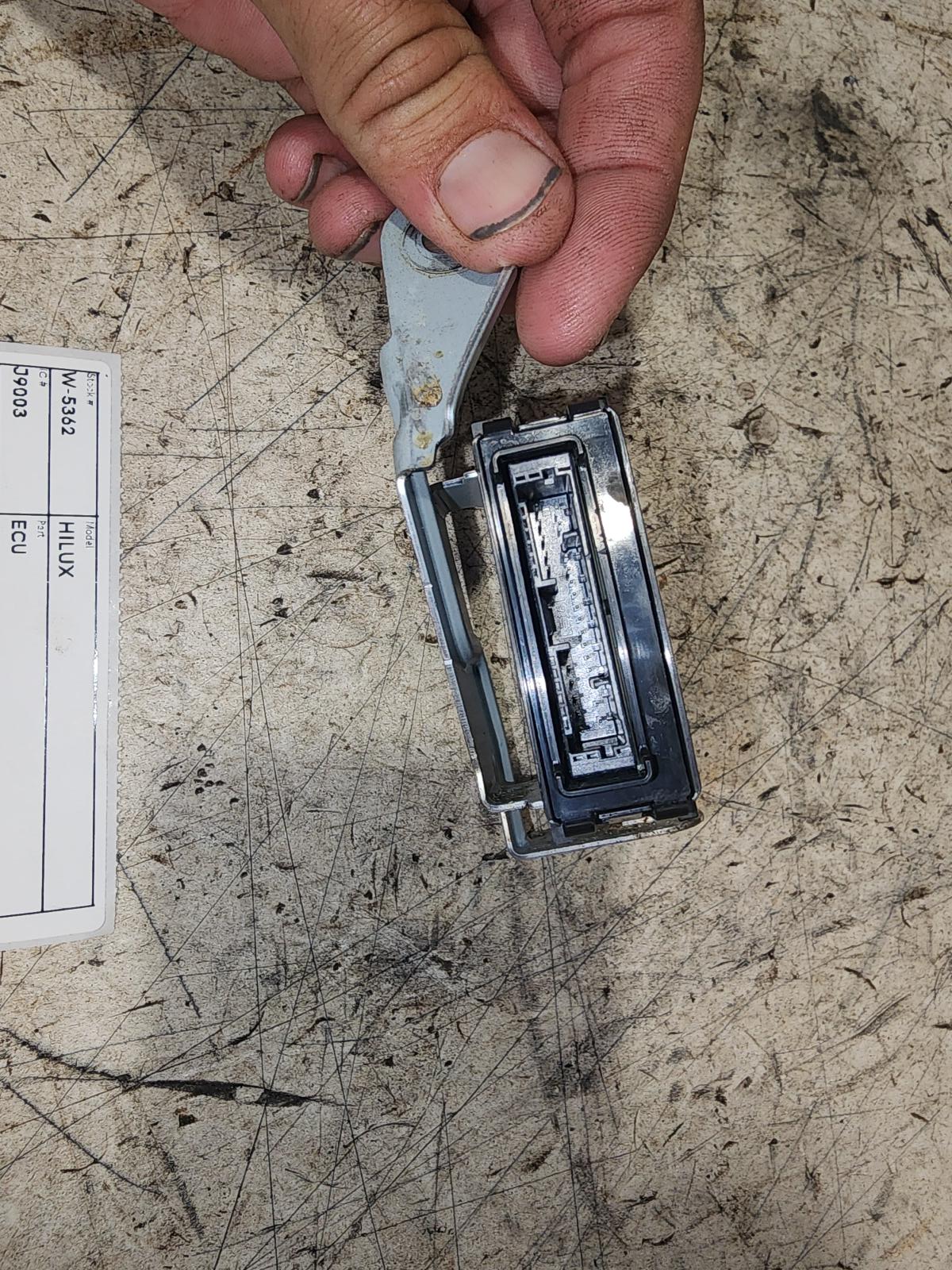 View Auto part Ecu Toyota Hilux 2024