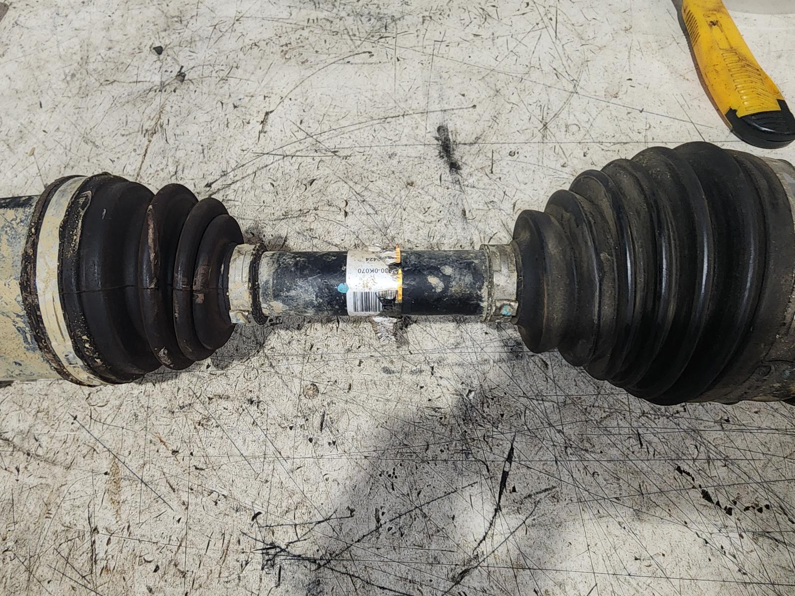 View Auto part Right Driveshaft Toyota Hilux 2024