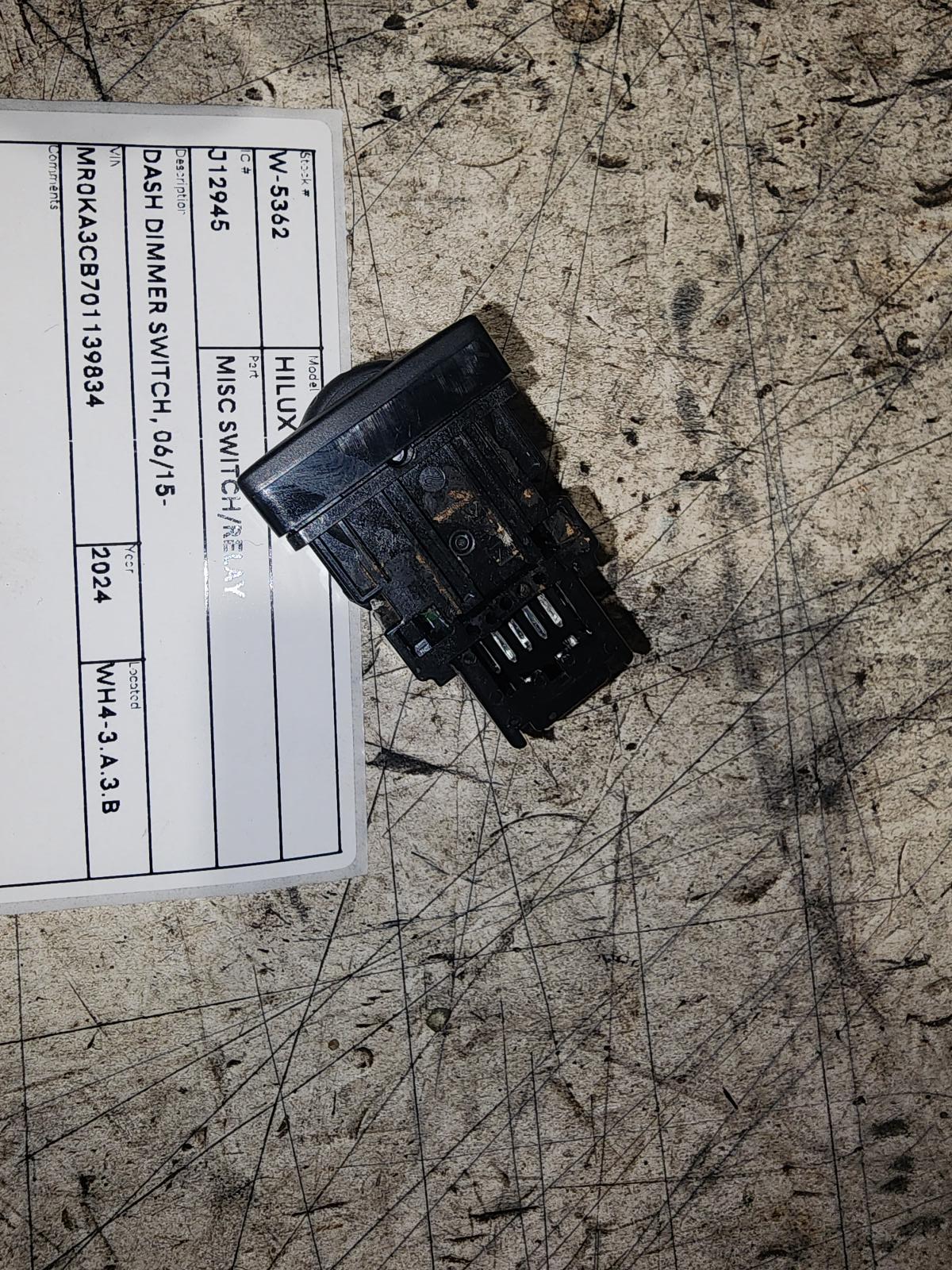 View Auto part Misc Switch/Relay Toyota Hilux 2024