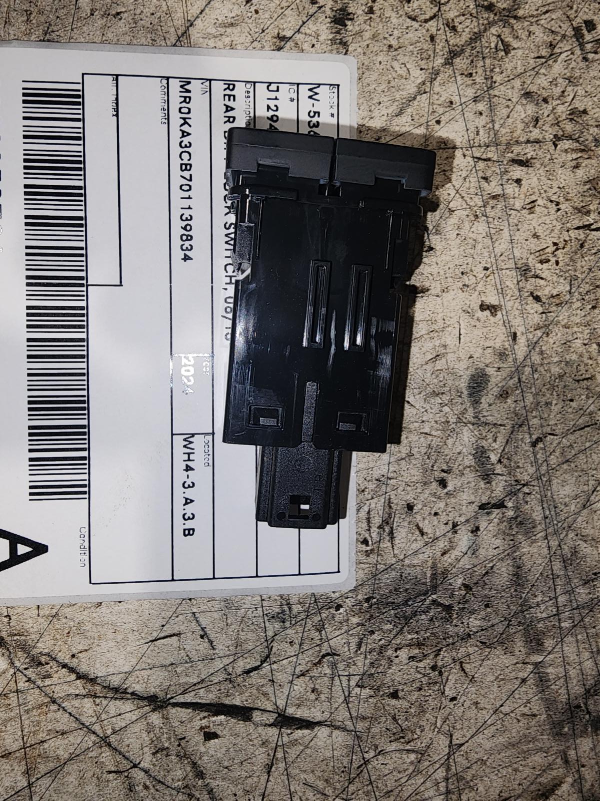 View Auto part Misc Switch/Relay Toyota Hilux 2024