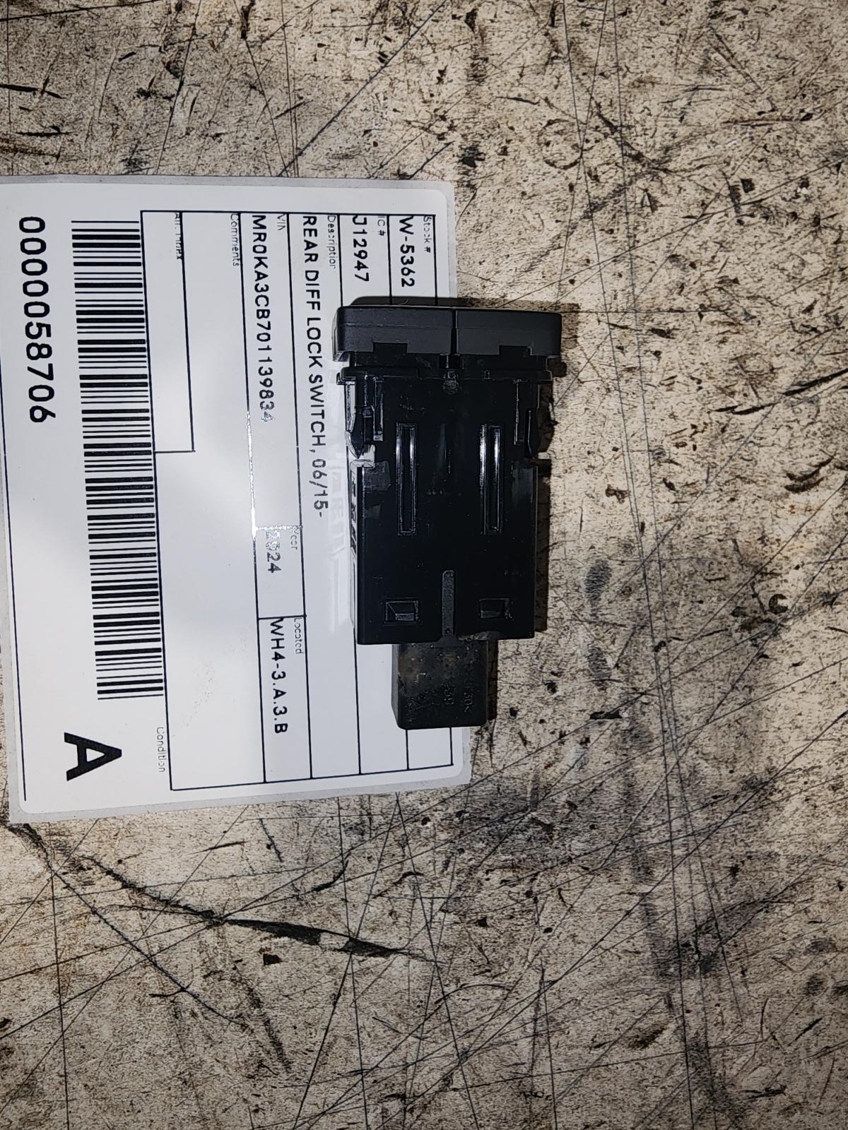 View Auto part Misc Switch/Relay Toyota Hilux 2024