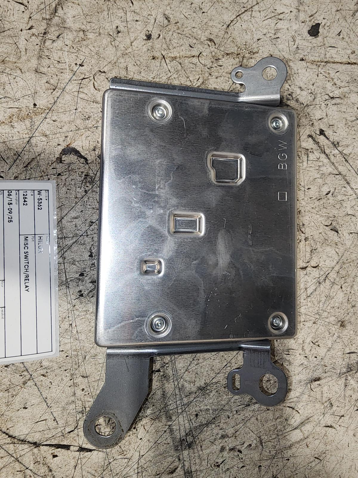 View Auto part Misc Switch/Relay Toyota Hilux 2024