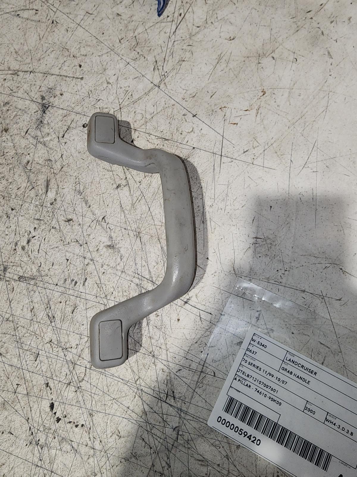 2000 Toyota Landcruiser Grab Handle View Auto part Grab Handle Toyota Landcruiser 2000
