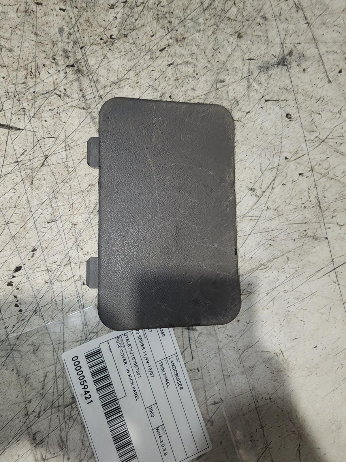 2000 Toyota Landcruiser Trim Panel View Auto part Trim Panel Toyota Landcruiser 2000