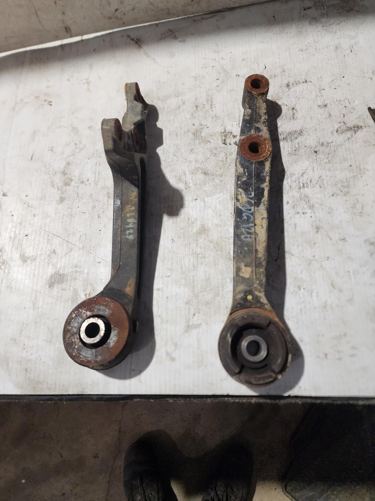 View Auto part Misc Bracket Toyota Hilux 2024