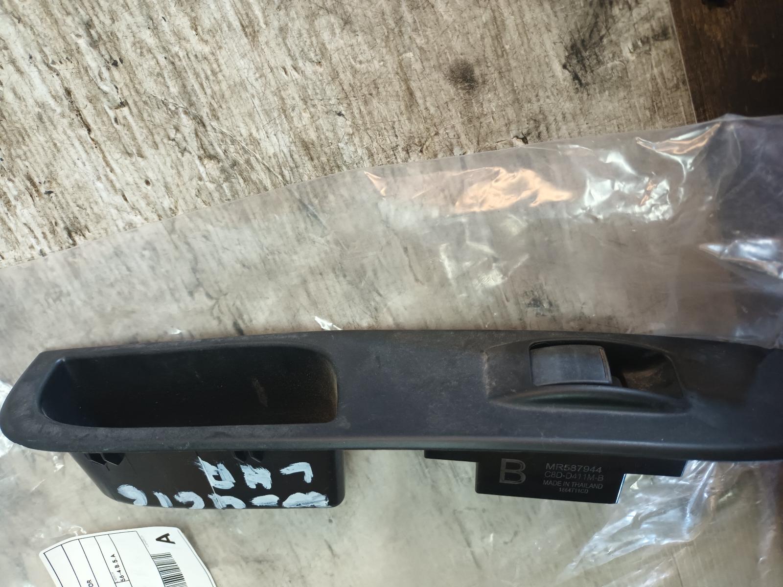 View Auto part Left Rear Wnd Reg/Motor Mitsubishi Triton 2014