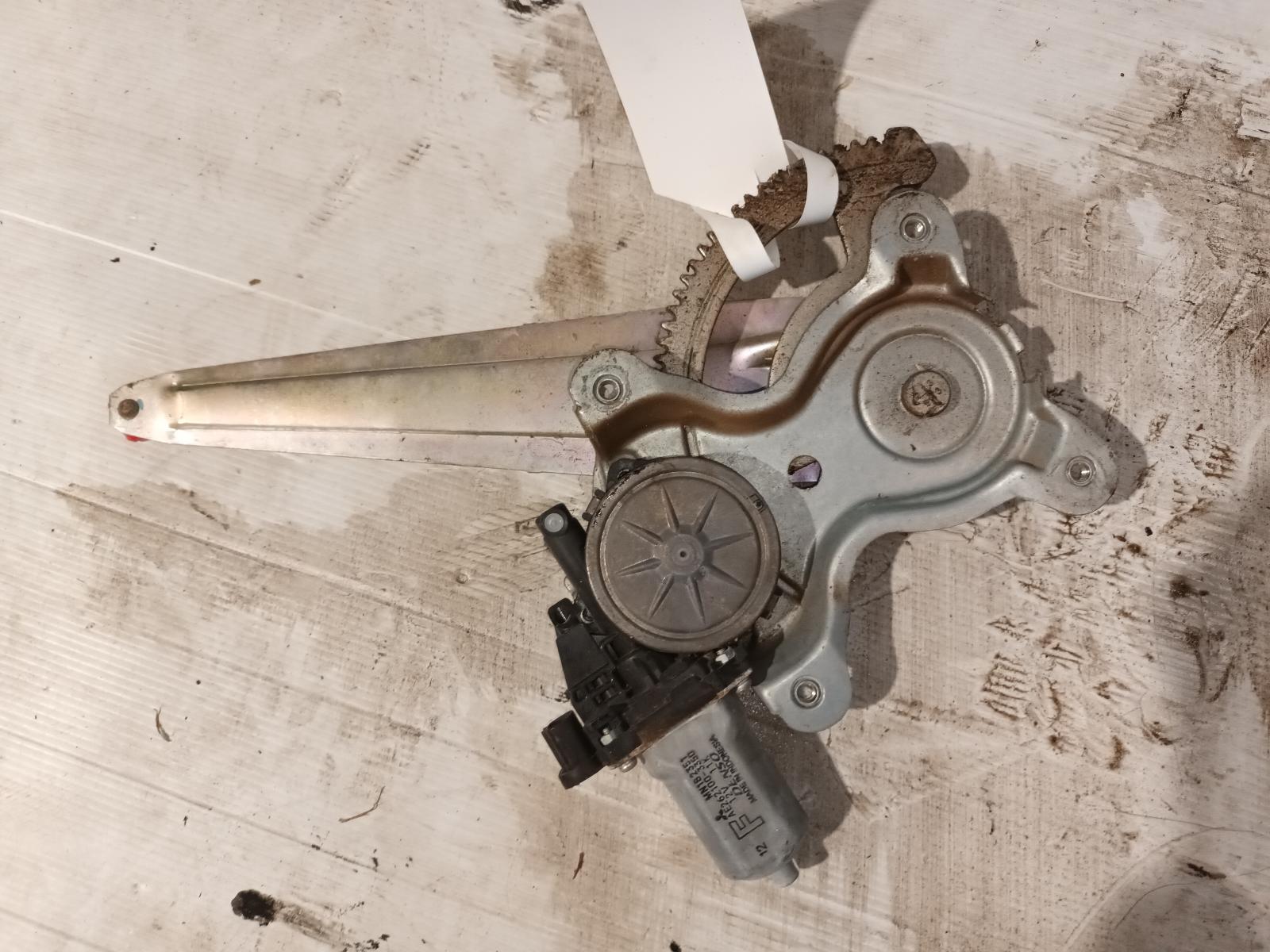 View Auto part Right Rear Wnd Reg/Motor Mitsubishi Triton 2009