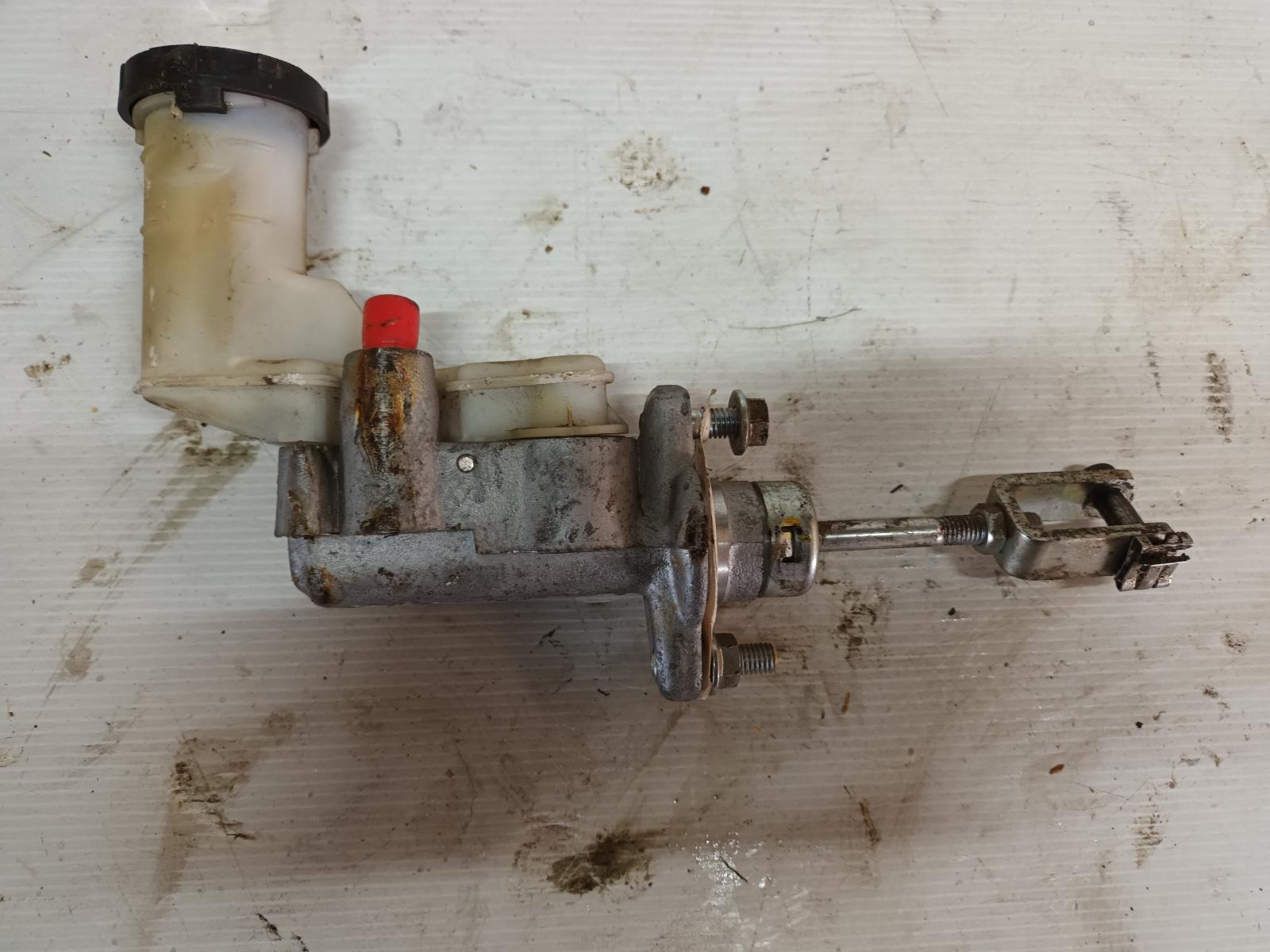 Clutch Master Cylind Dmax Isuzu 2012