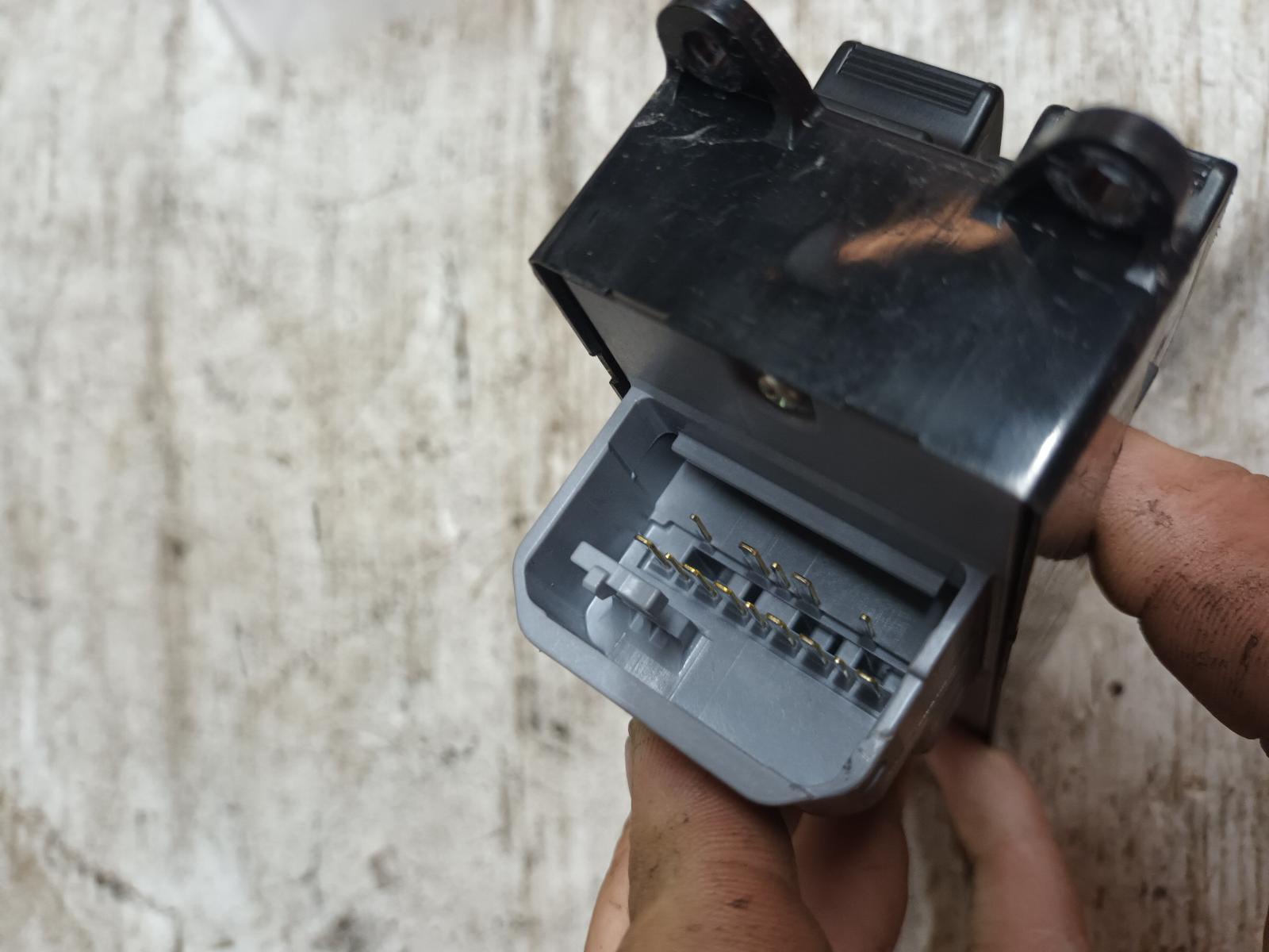 Pwr Dr Wind Switch Hiace Toyota 2016