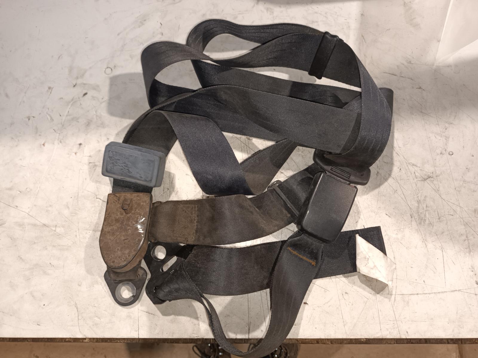 View Auto part Seatbelt/Stalk Nissan Patrol 1988