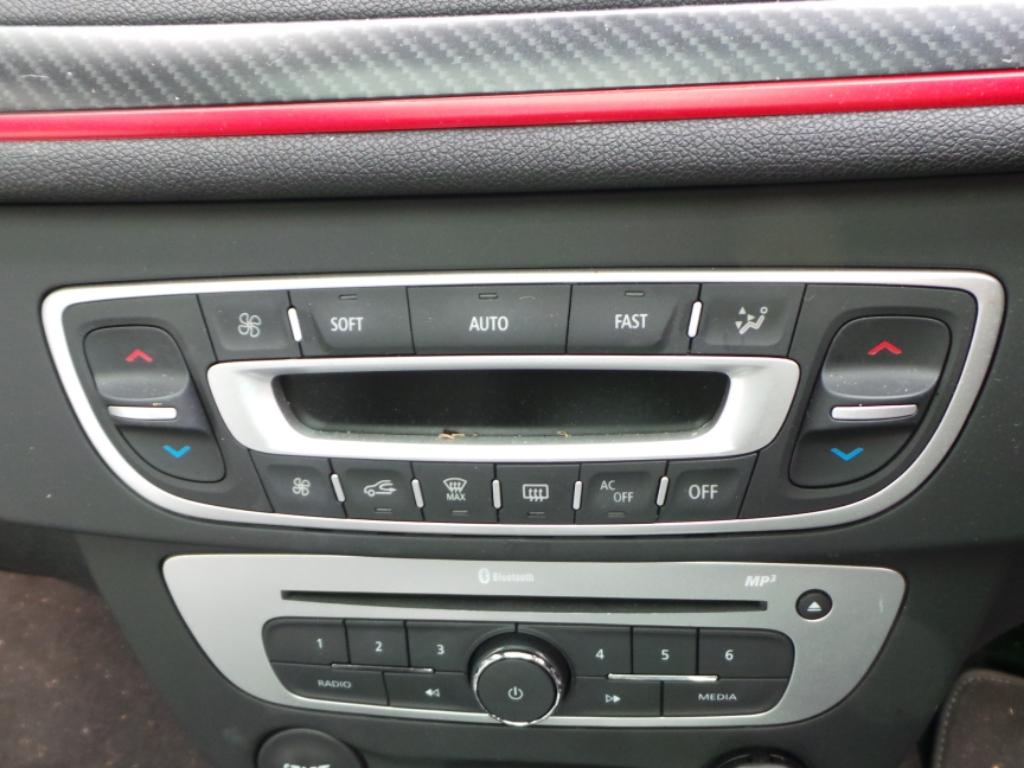2015 Renault Megane Radio/Cd/Dvd/Sat/Tv View Auto part Radio/Cd/Dvd/Sat/Tv Renault Megane 2015