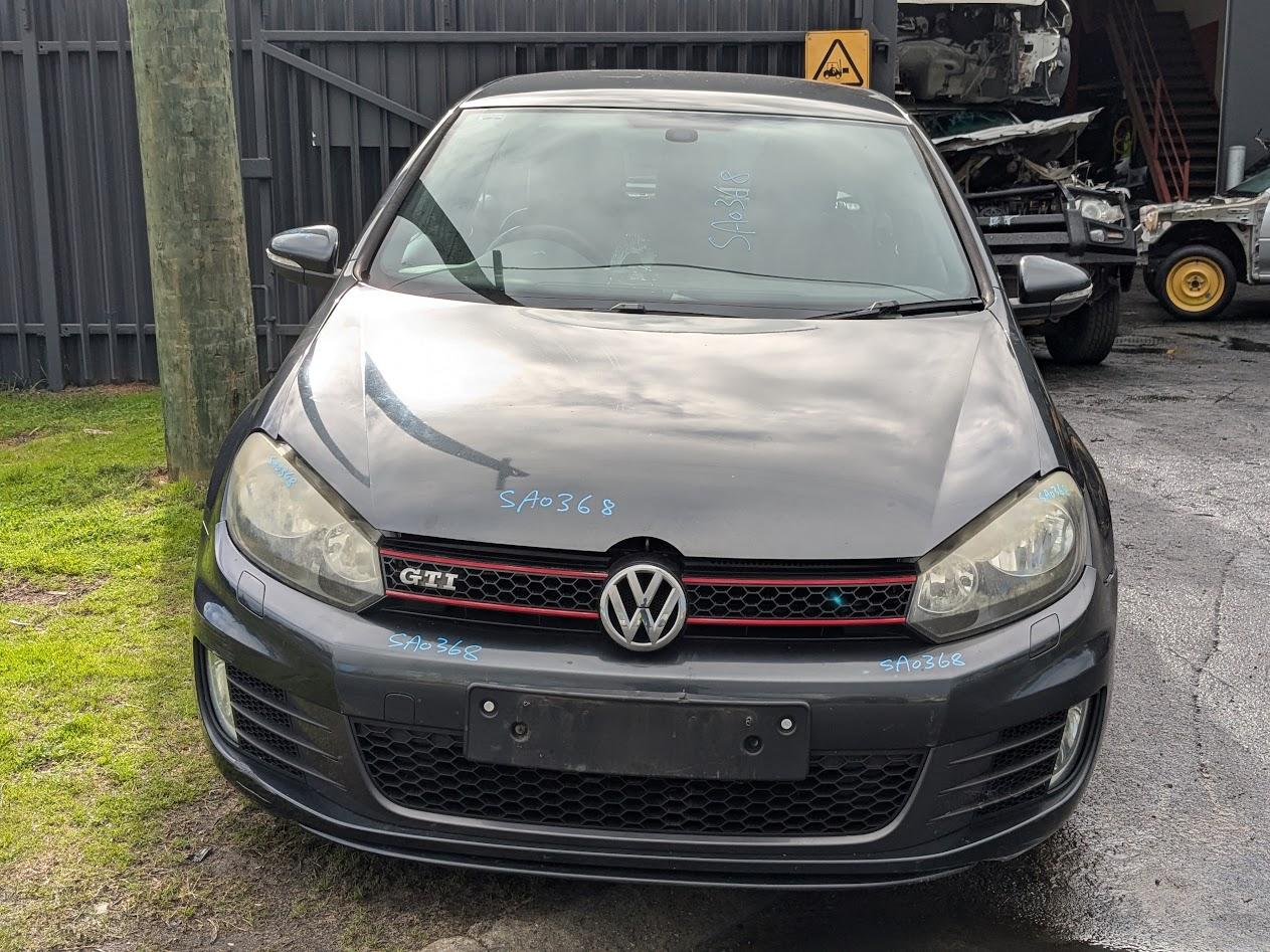 2010 Volkswagen Golf Right Headlamp View Auto part Right Headlamp Volkswagen Golf 2010