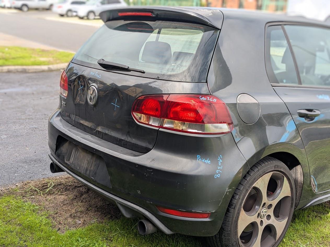 2010 Volkswagen Golf Right Headlamp View Auto part Right Headlamp Volkswagen Golf 2010