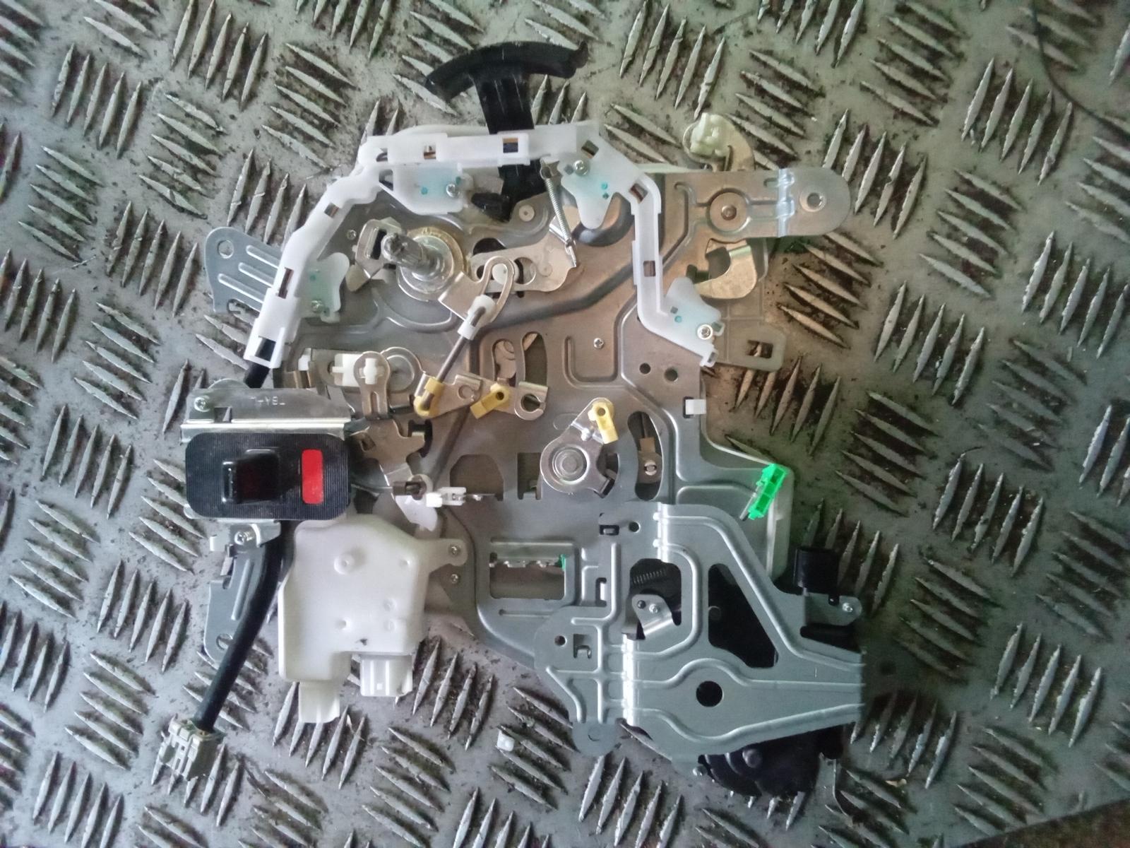 View Auto part Door/Boot/Gate Lock Honda Odyssey 2014