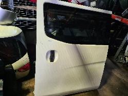 View Auto part Left Rear Door/Sliding Nissan Urvan 2014