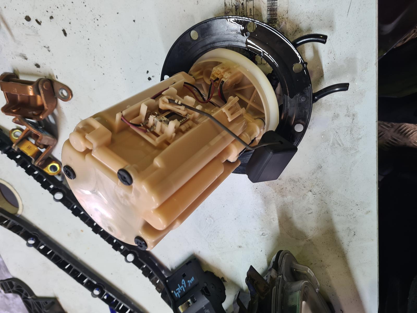 View Auto part Fuel Pump Subaru Outback 2006