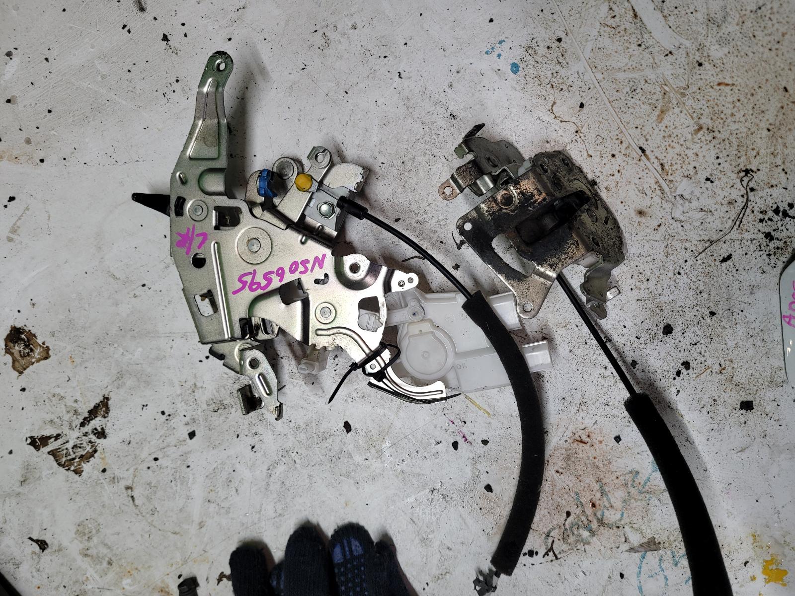 View Auto part Door/Boot/Gate Lock Nissan Urvan 2013
