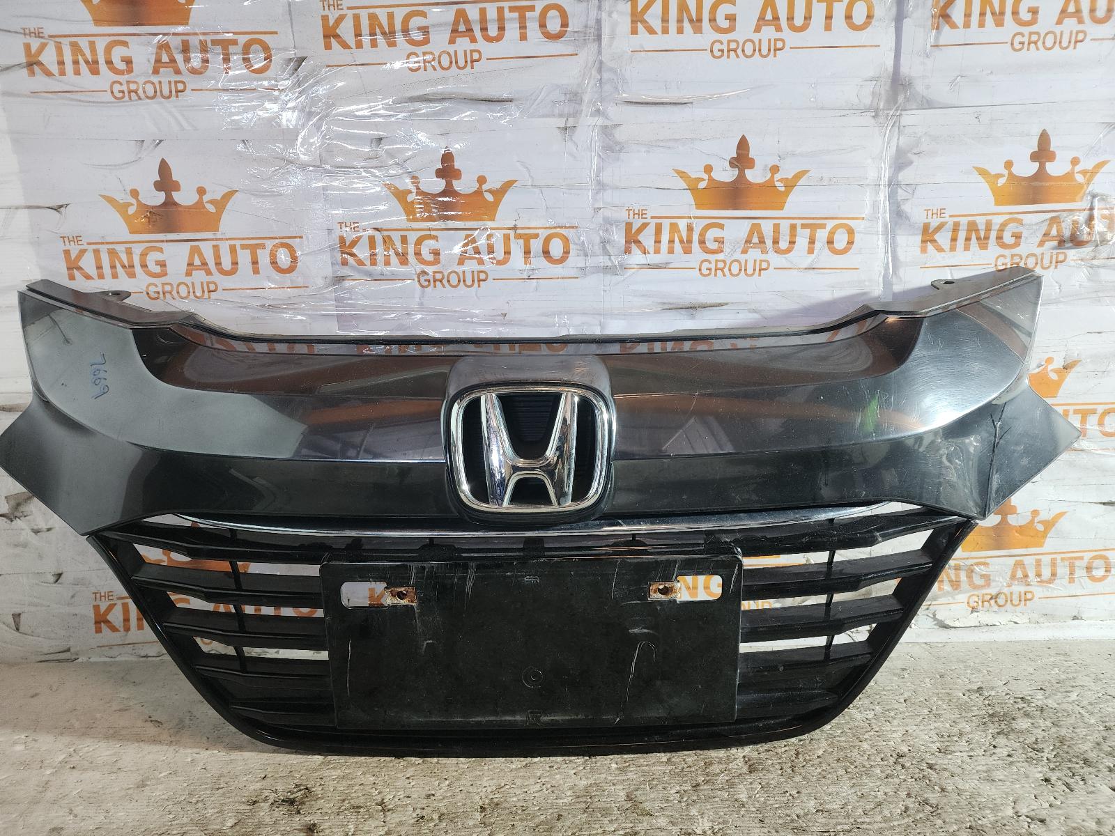 View Auto part Grille Honda Hrv 2014