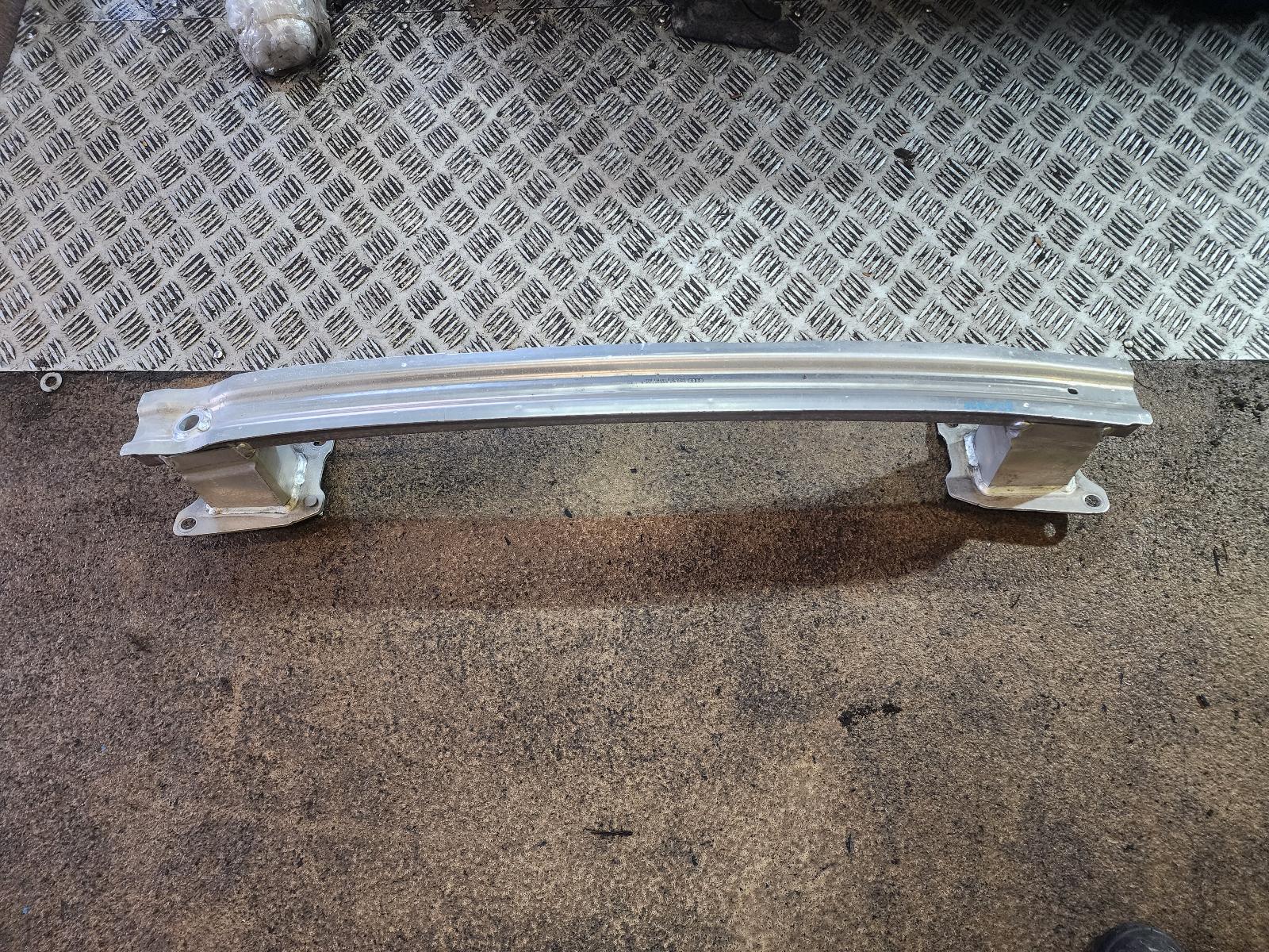 View Auto part R/Bar Bracket/Reinfo Audi A4 2016