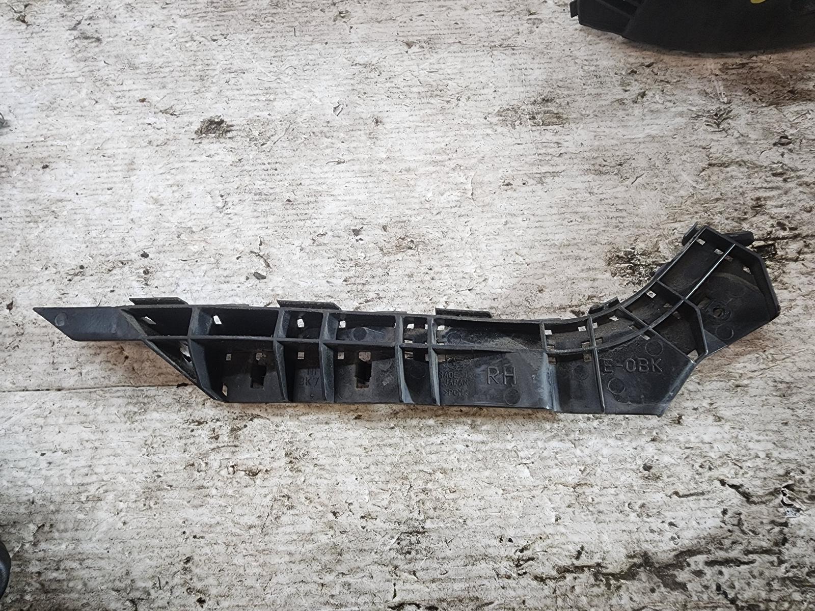 View Auto part F/Bar Reinforc/Brack Subaru Outback 2009