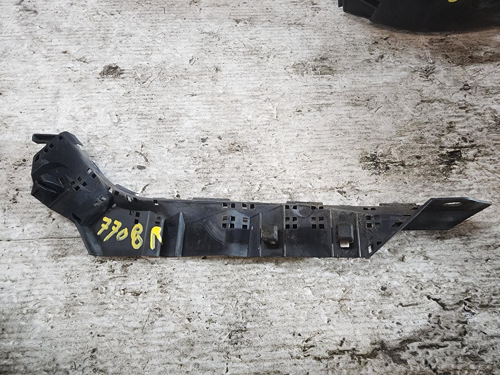 View Auto part F/Bar Reinforc/Brack Subaru Outback 2009