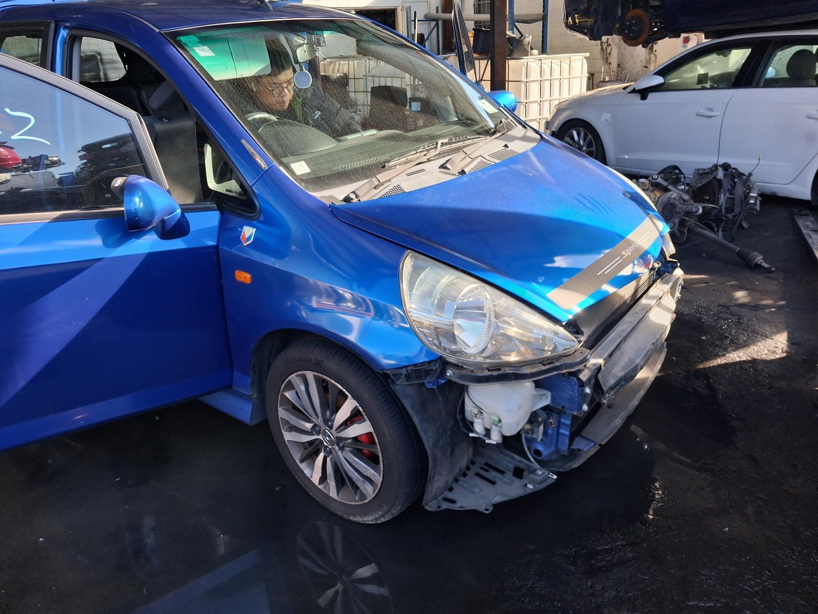 2005 Honda Jazz Right Guard View Auto part Right Guard Honda Jazz 2005